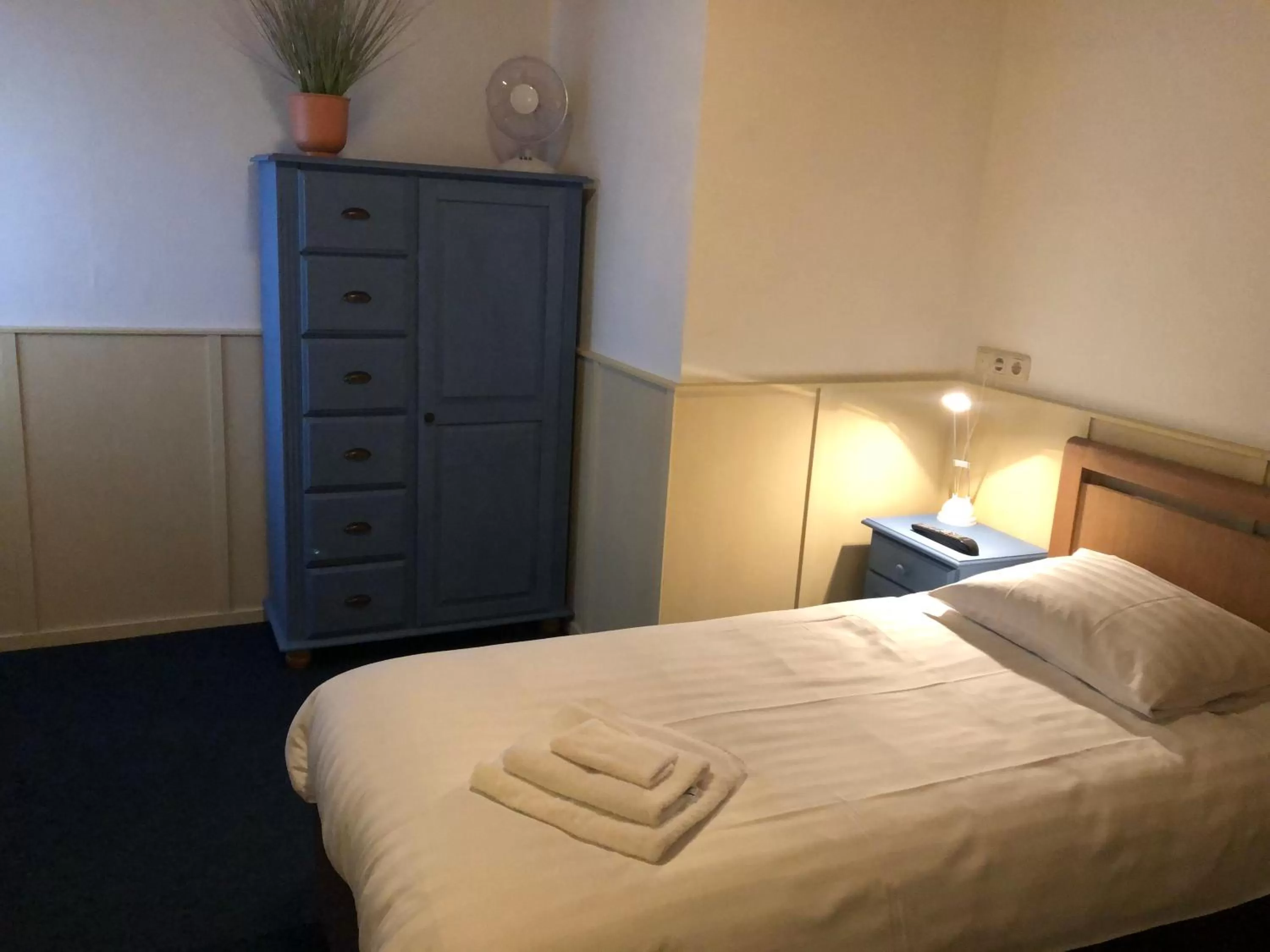 Bedroom, Bed in Hotel Verhoeven