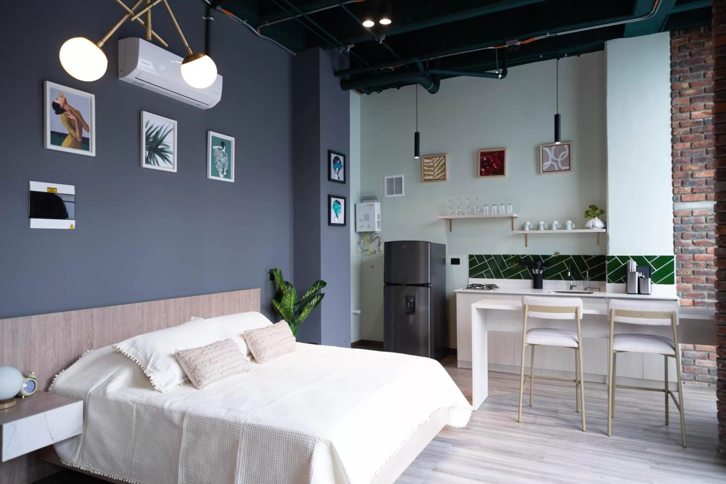 Kitchen or kitchenette in Royal Living Poblado