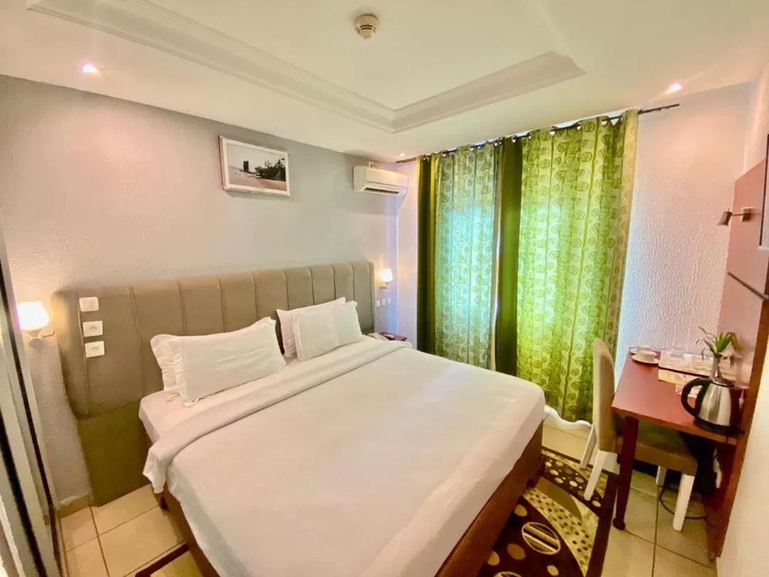 Bed in Fini Hotel Bobende