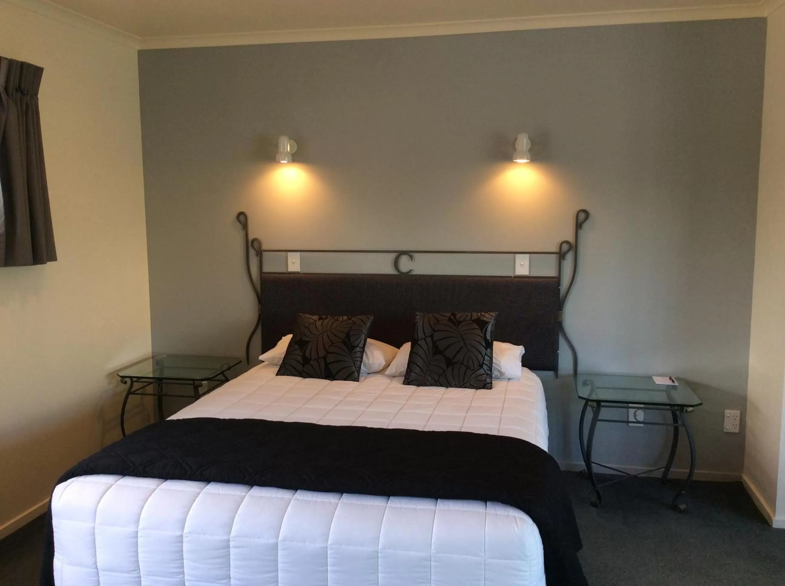 Bed in Chancellor Motor Lodge and Conference Centre