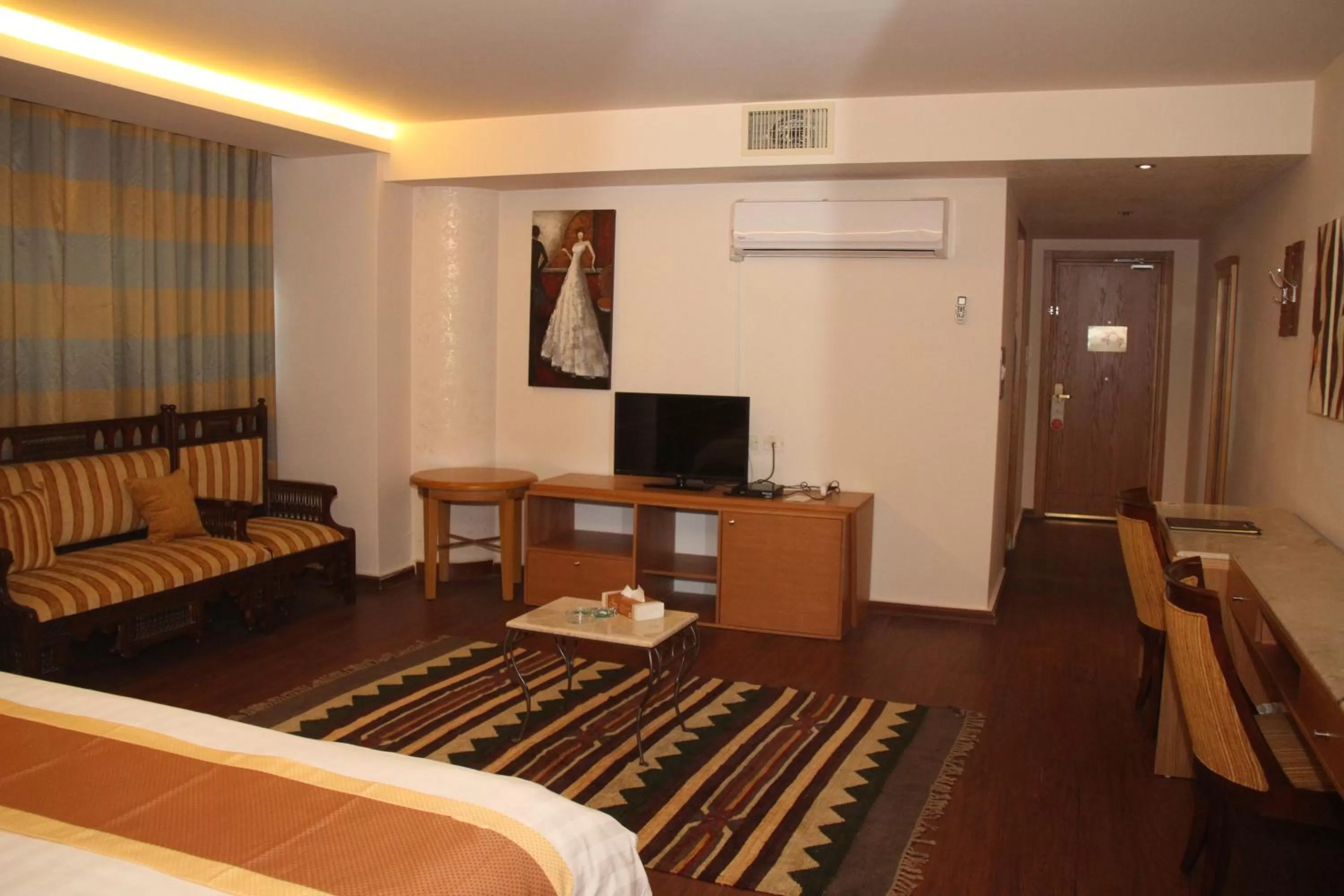 Seating area, Lounge/Bar in Saleem Afandi Hotel