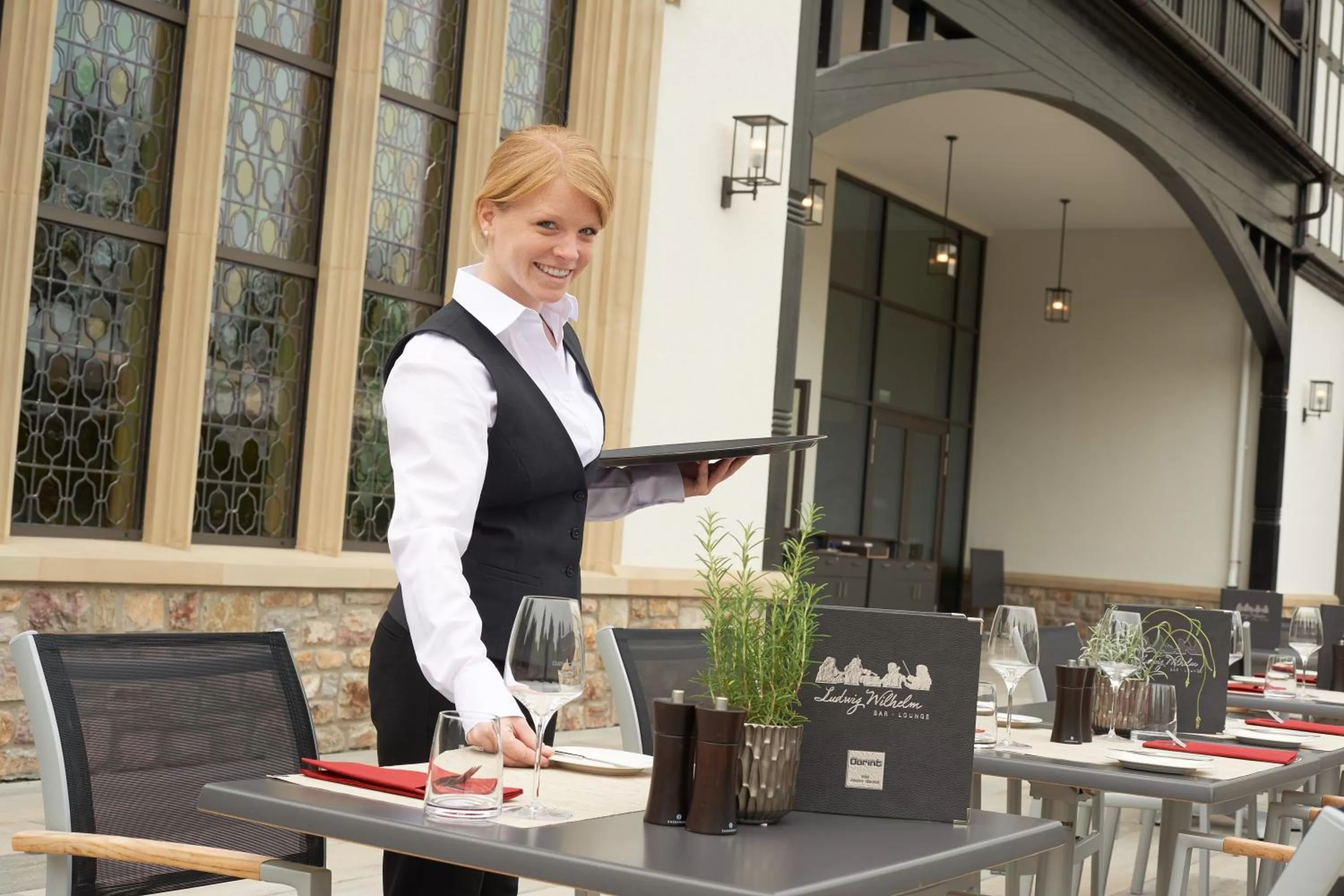 Staff in Dorint Hotel Frankfurt/Oberursel