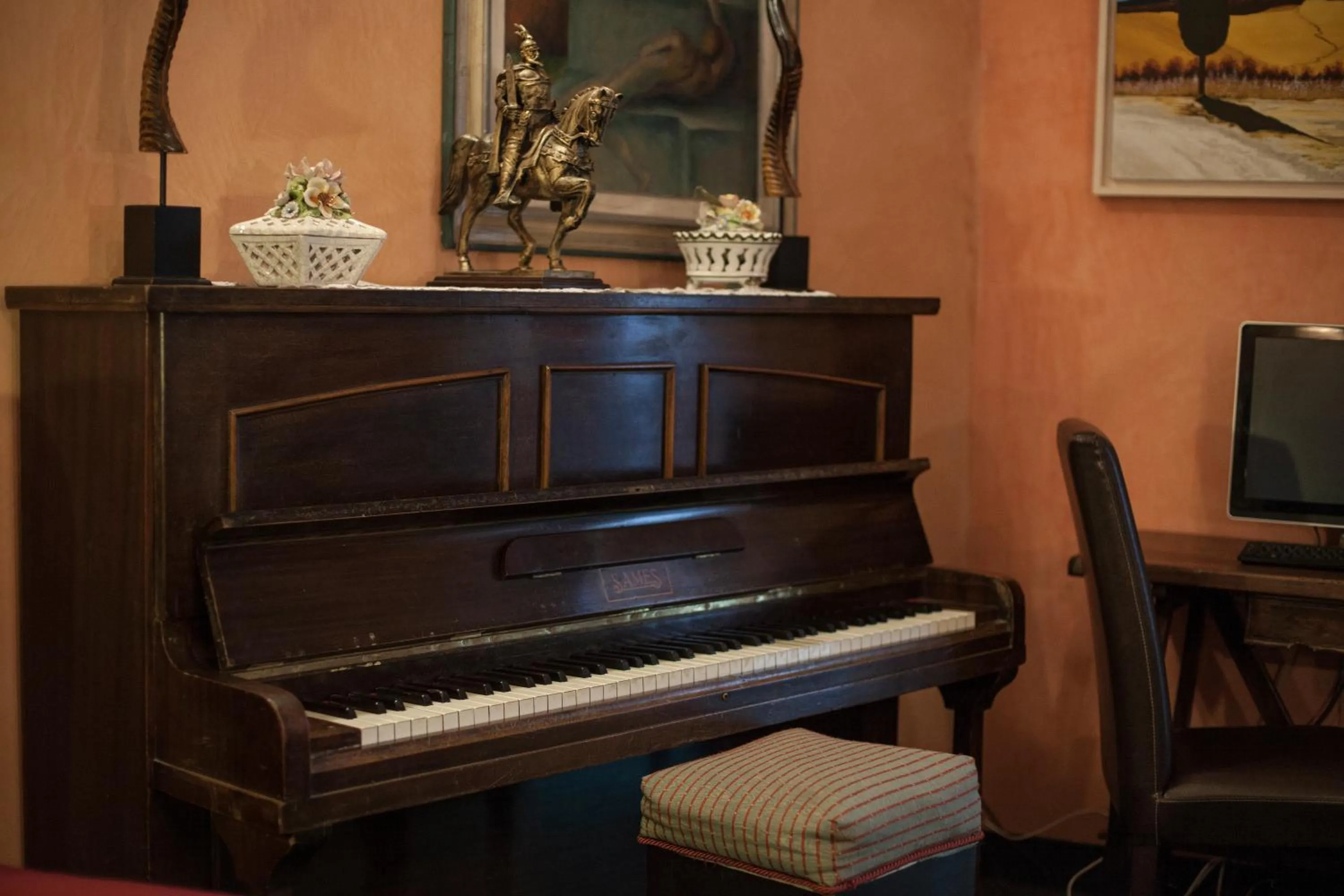 TV and multimedia in Hotel Arizona