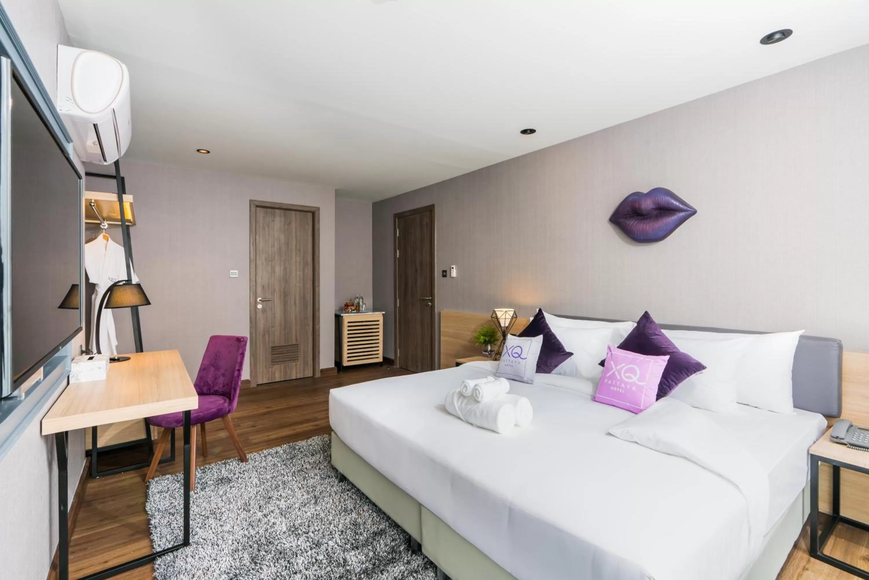 Photo of the whole room, Bed in XQ Pattaya Hotel