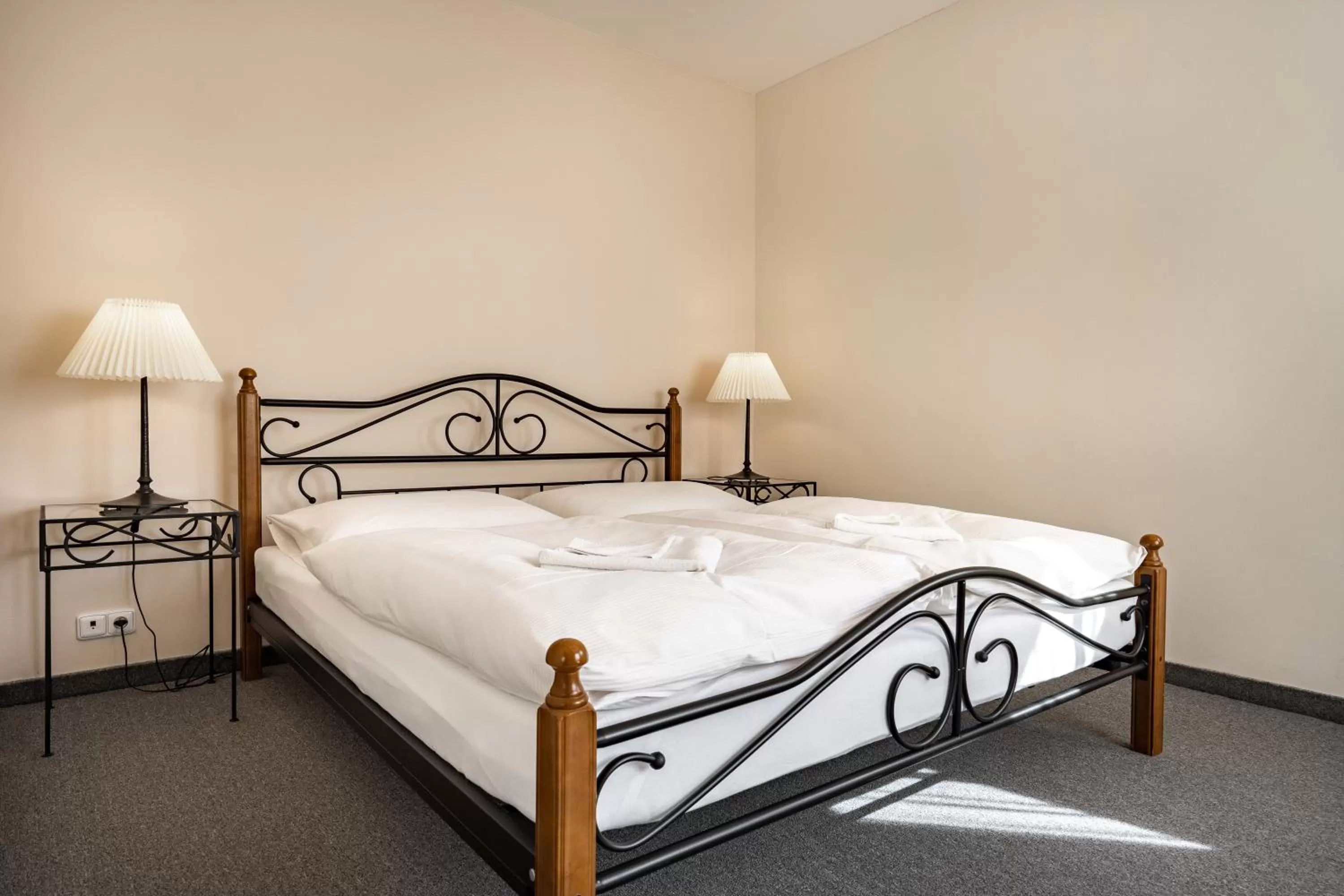 Bedroom, Bed in Apartma La Provence