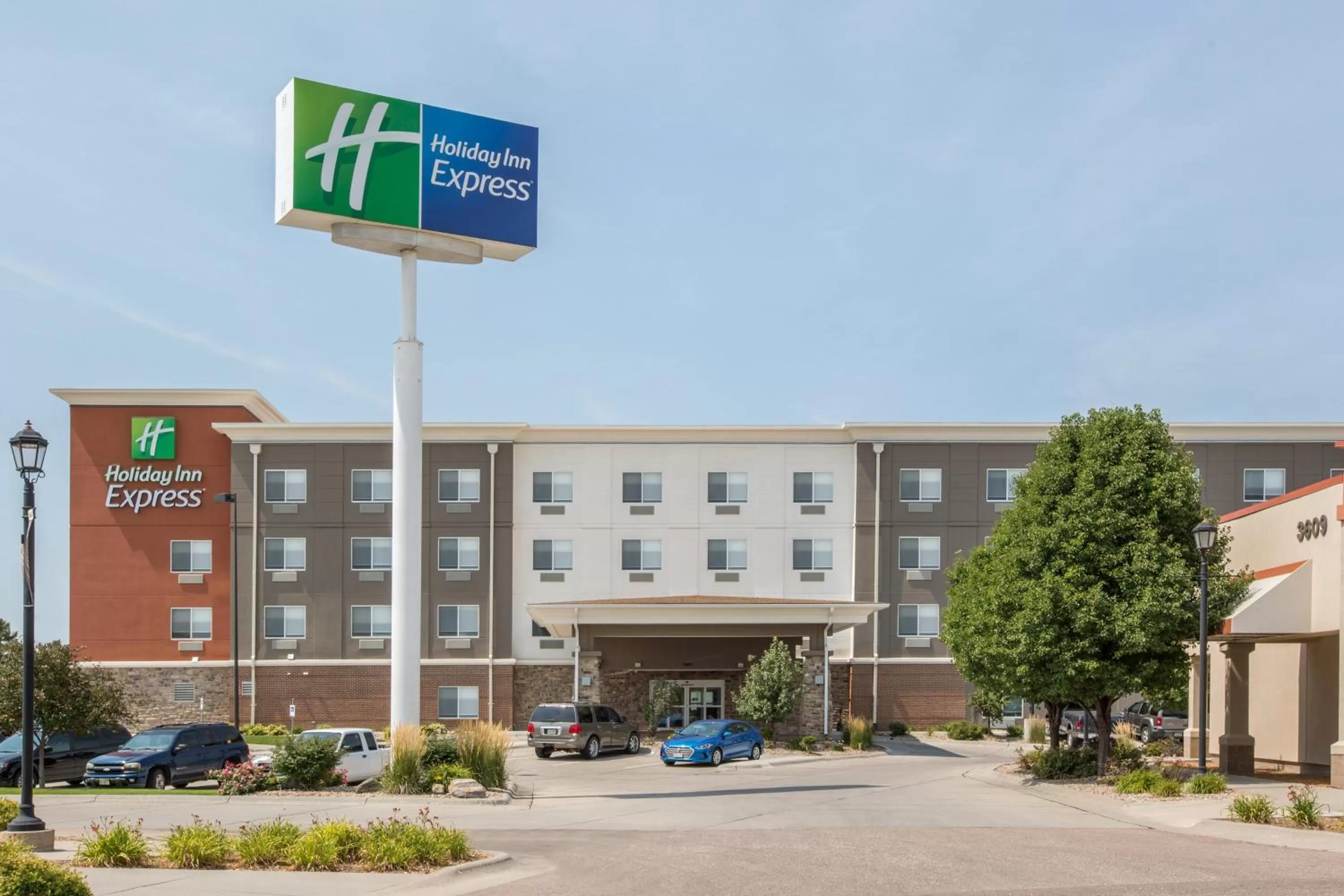 Property building in Holiday Inn Express Hastings by IHG
