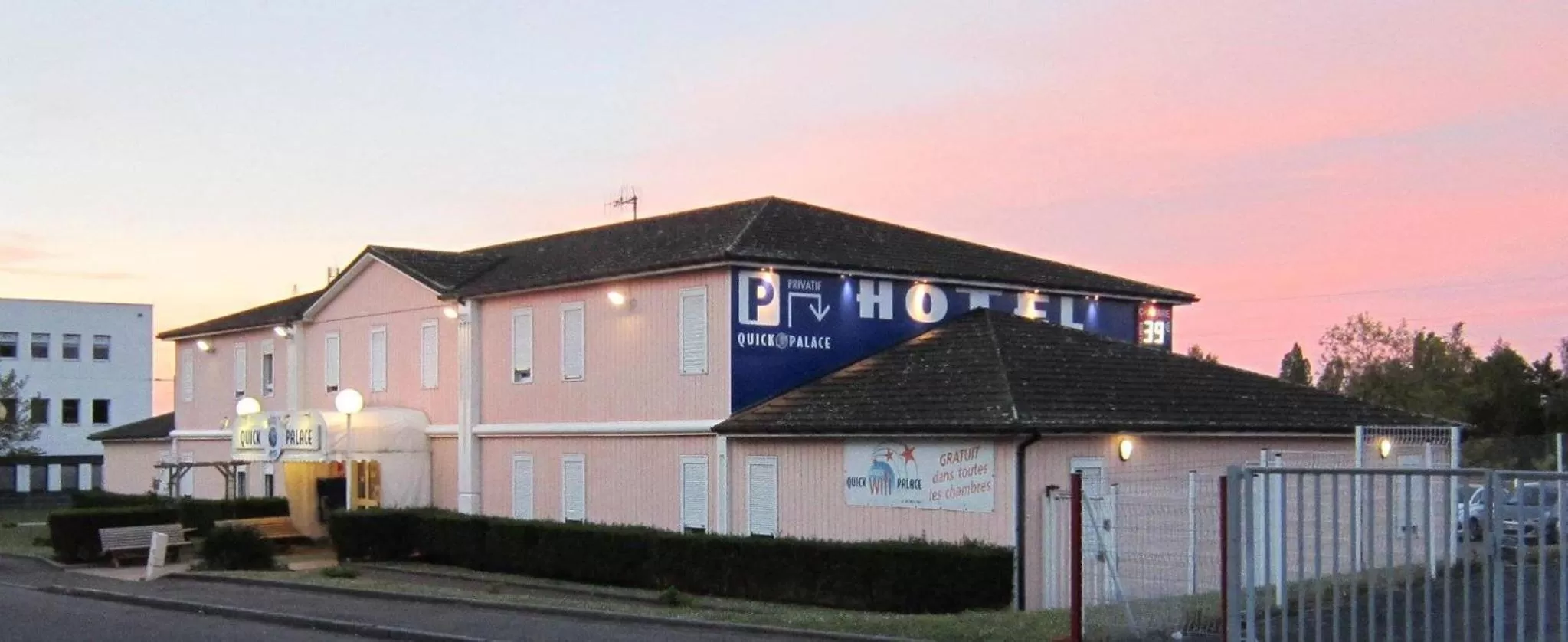 Property building in Quick Palace Nantes La Beaujoire