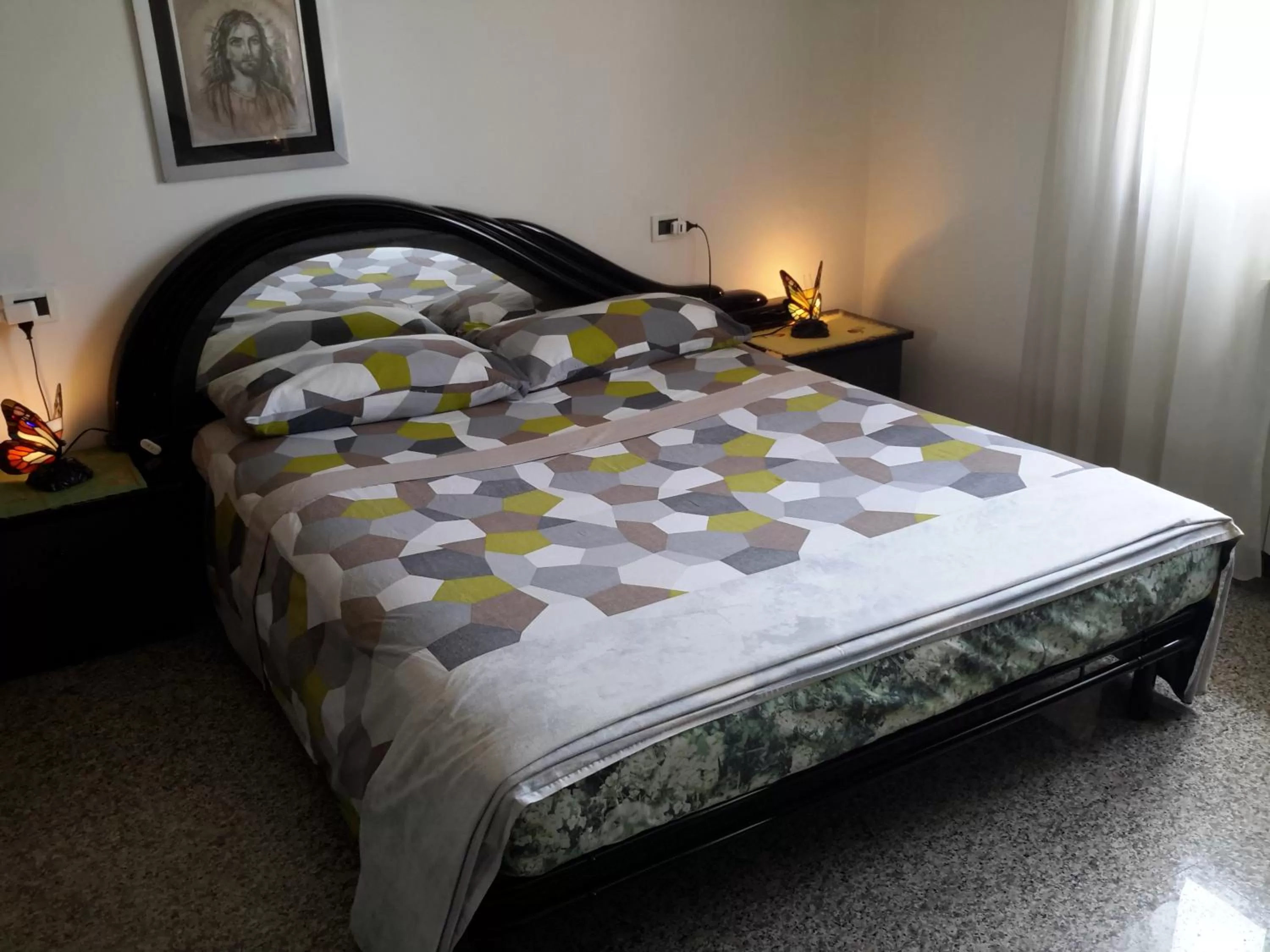 Photo of the whole room, Bed in B&B Amy&Julie