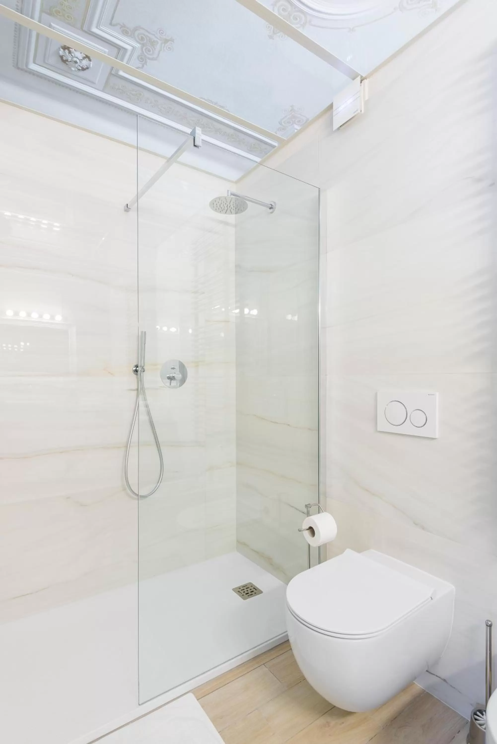 Shower in Villa Savioli Room & Breakfast