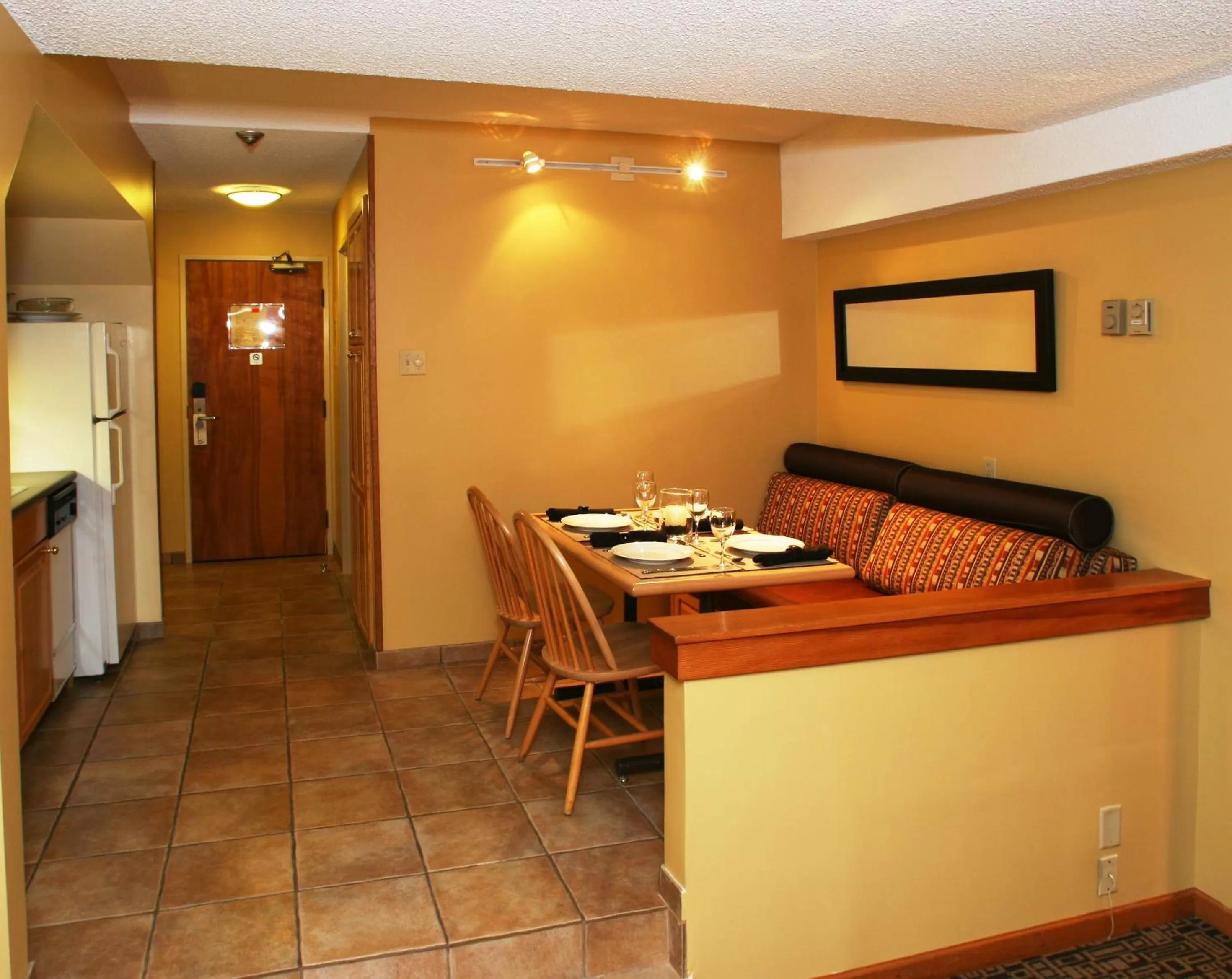 Dining area in Mountain Side Hotel Whistler by Executive