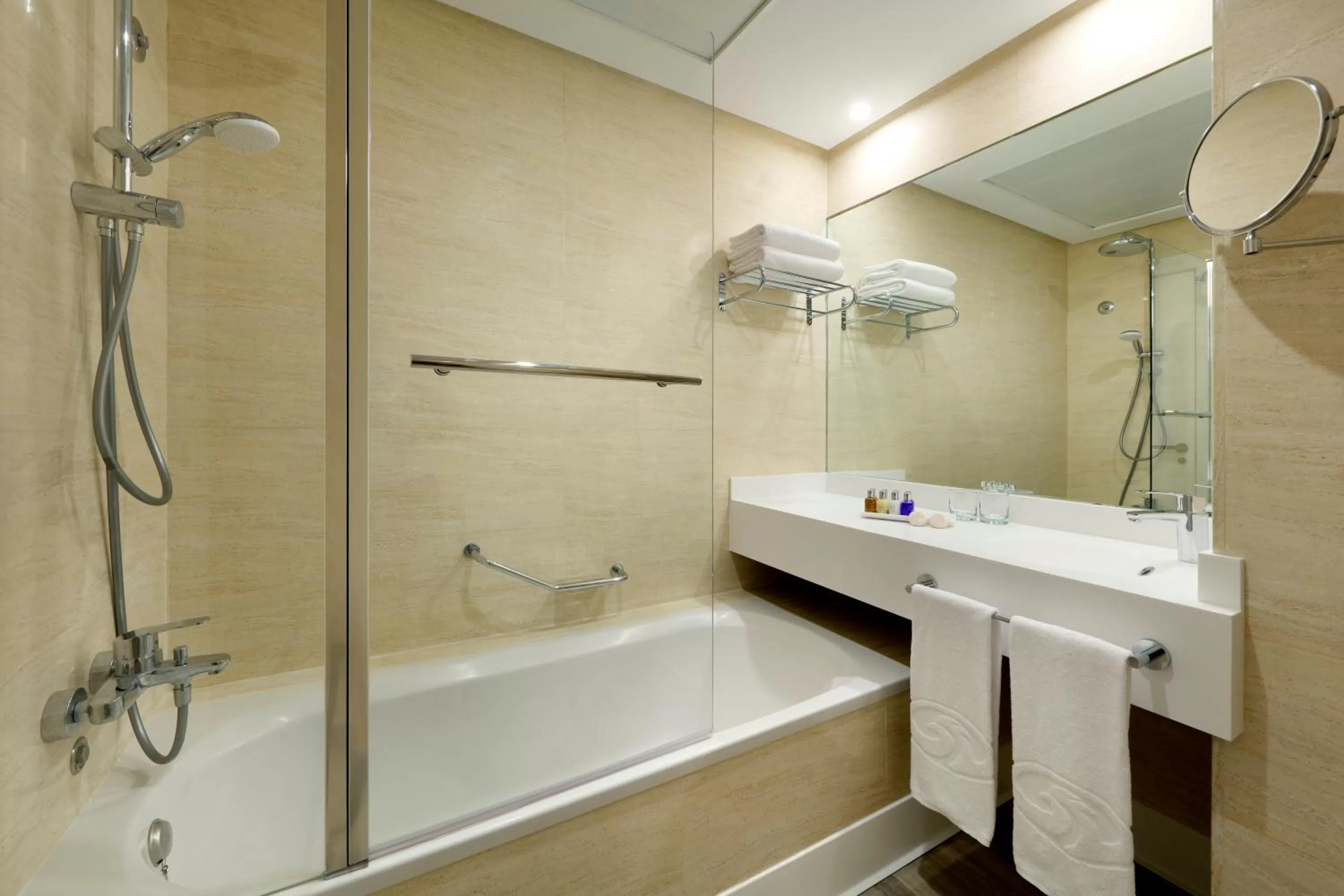 Shower in Hotel Benalma Costa del Sol