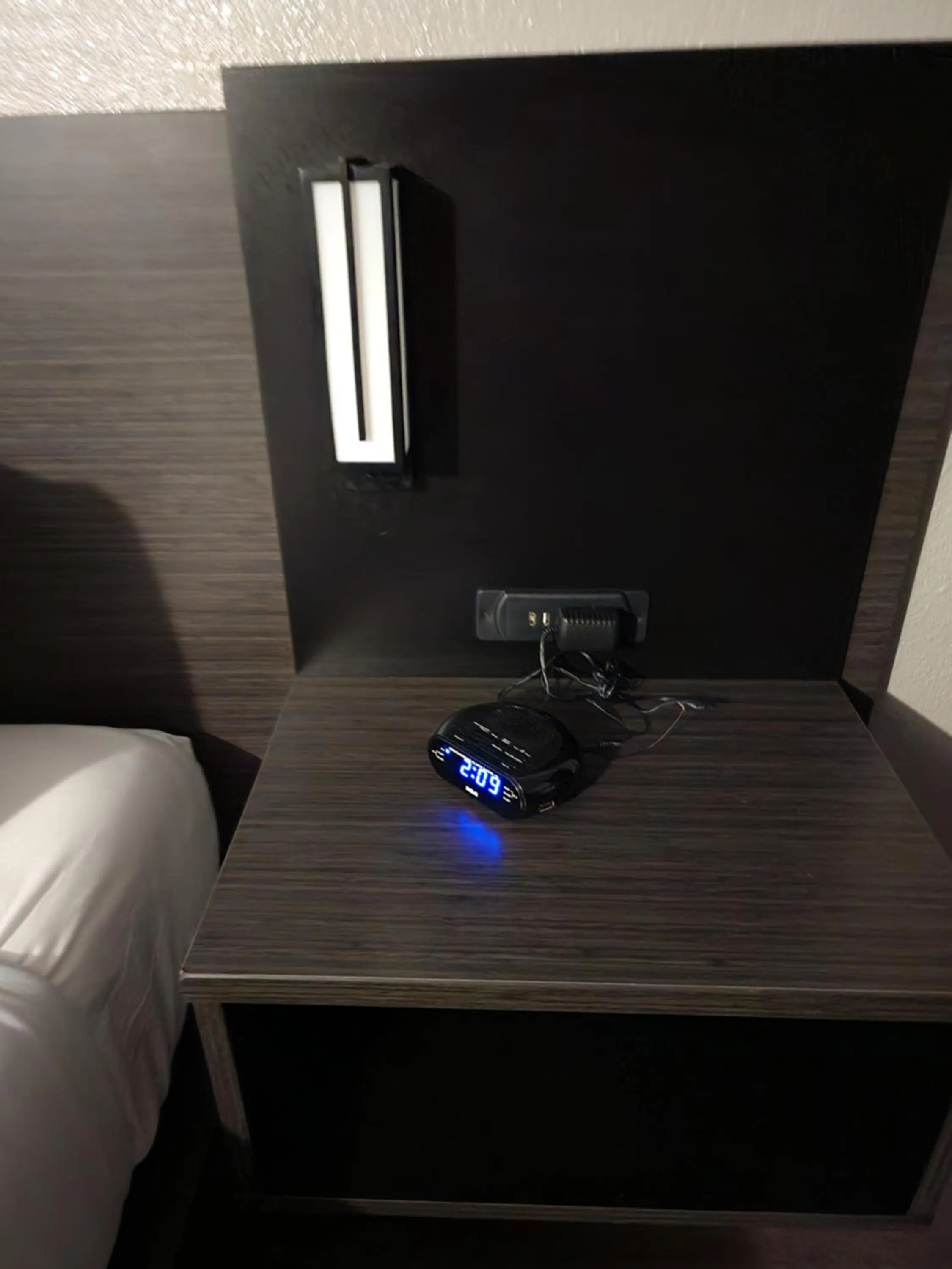 hair dresser in Studio 6 Sacramento, CA Natomas