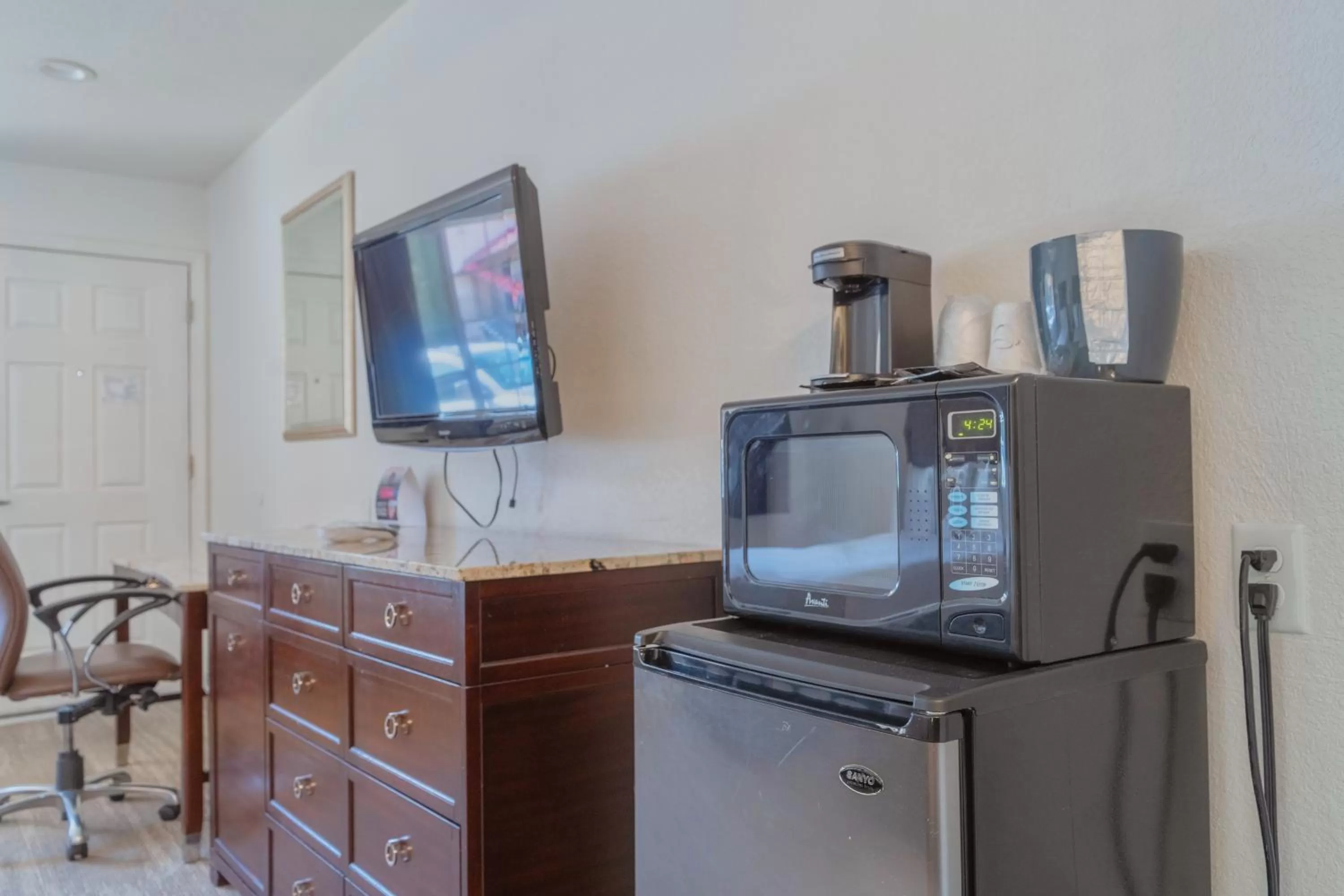 TV and multimedia in The Yosemite Inn