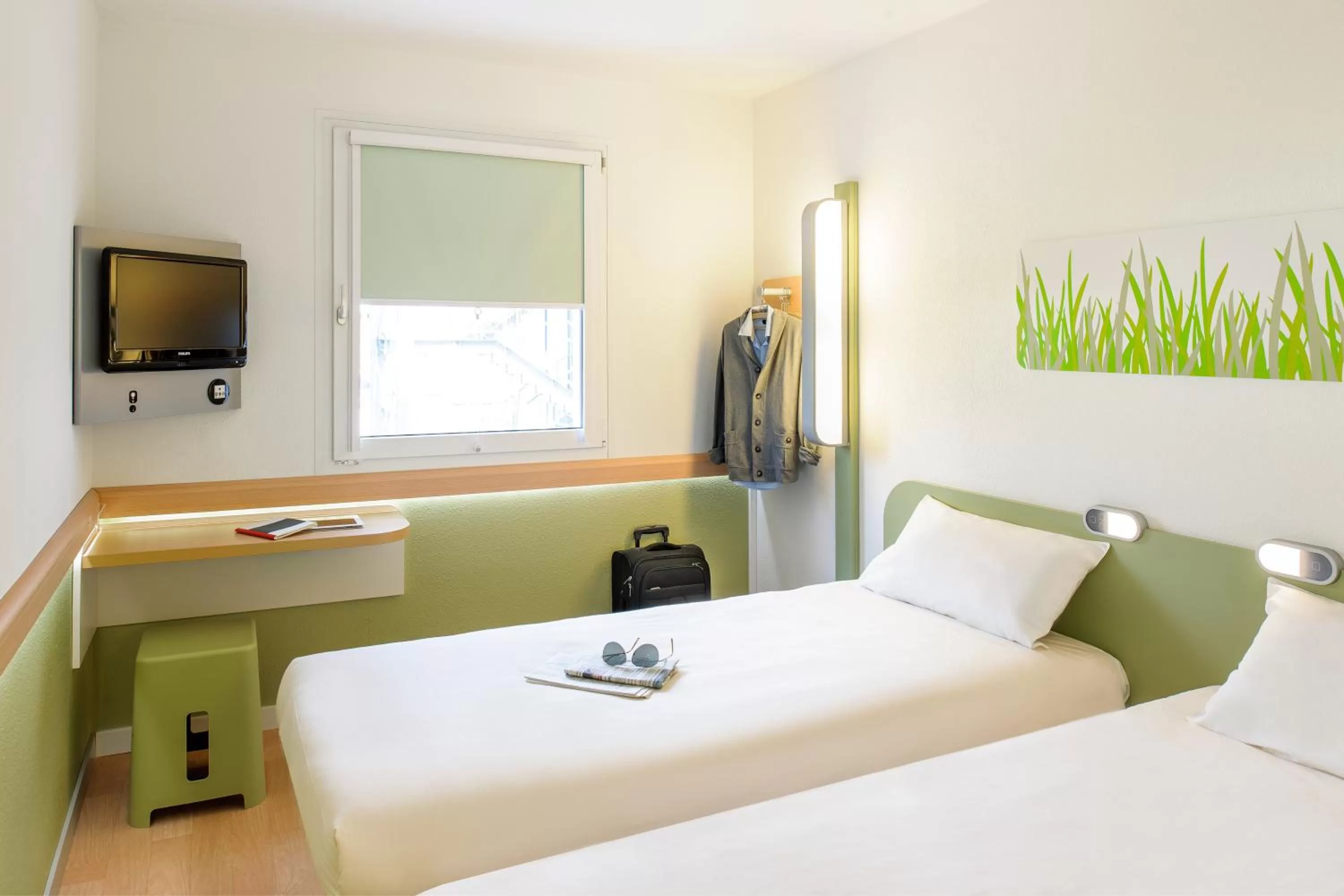 Bedroom, Bed in Ibis Budget Montelimar