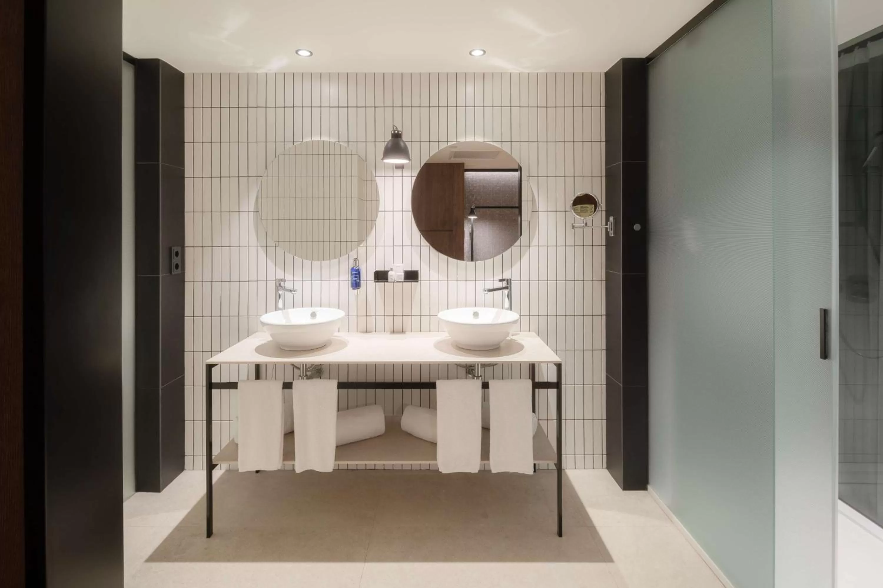 Bathroom in Radisson Blu 1882 Hotel, Barcelona Sagrada Familia