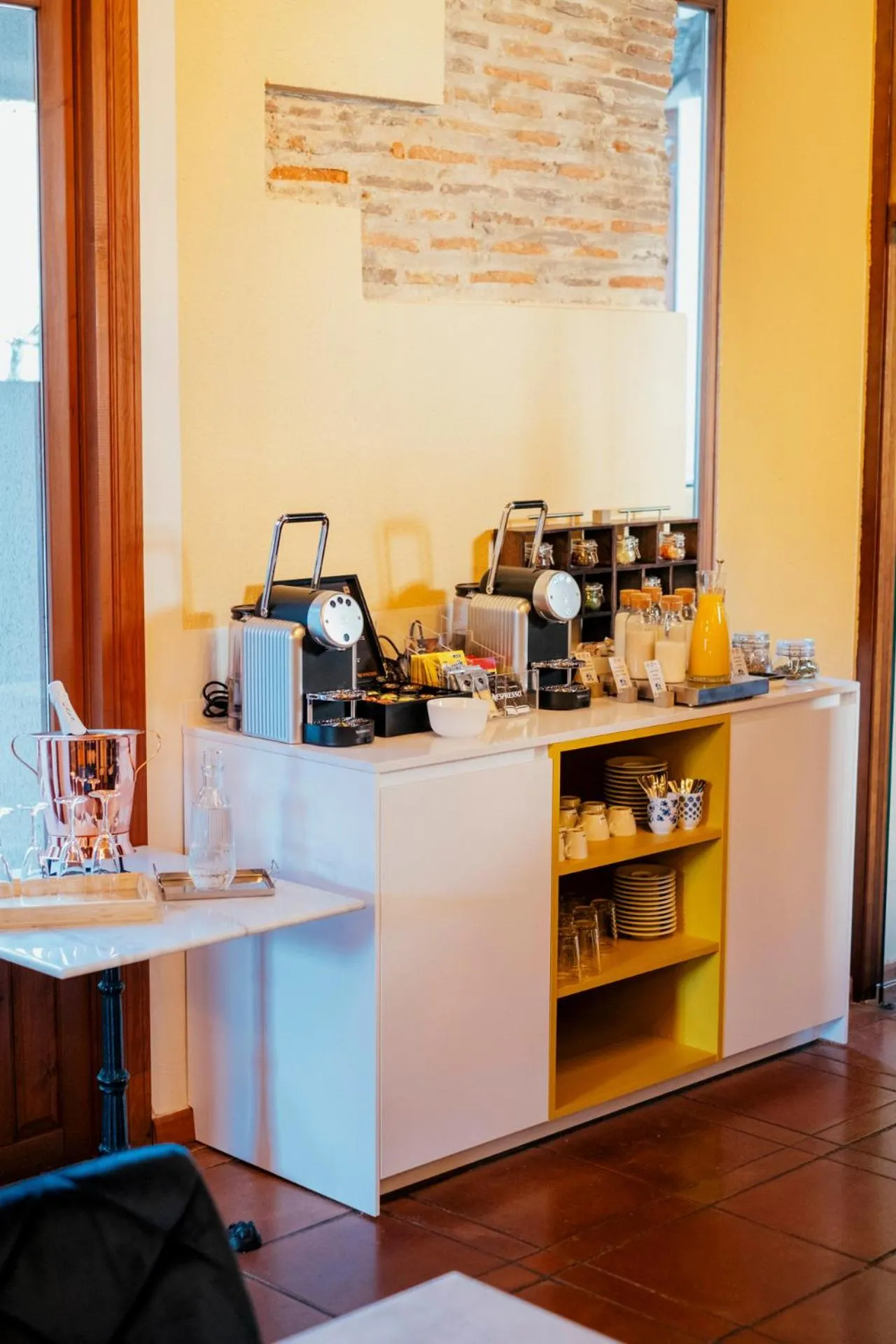 Buffet breakfast in Hotel Cetina Palacio Ayala Berganza