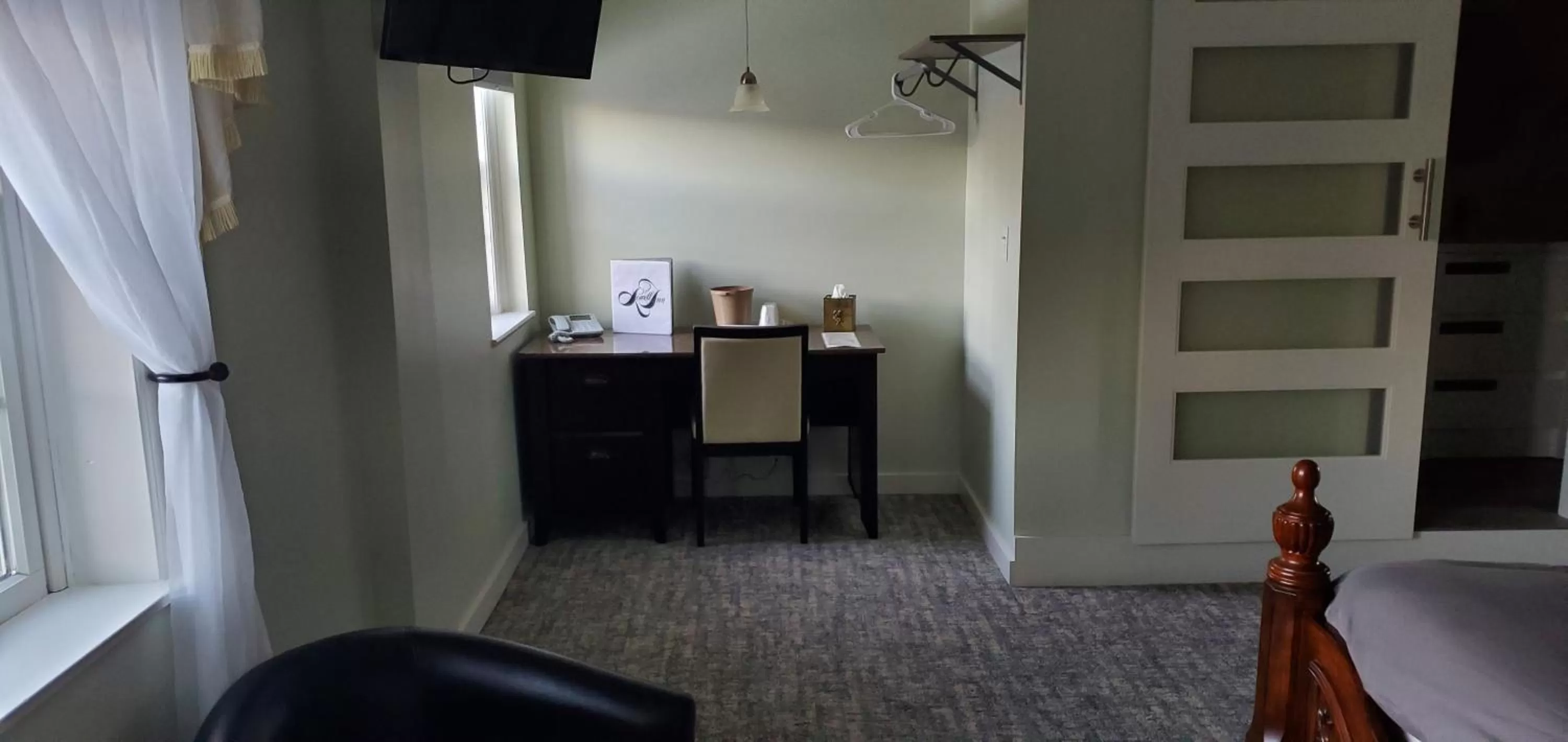 Other, TV/Entertainment Center in Lowell Inn