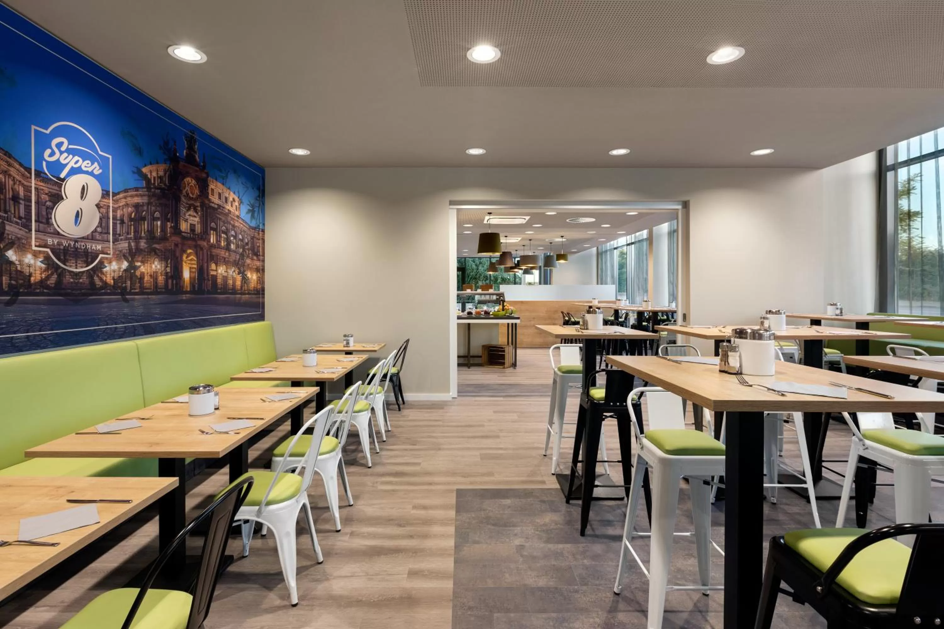 Lobby or reception in Super 8 by Wyndham Dresden