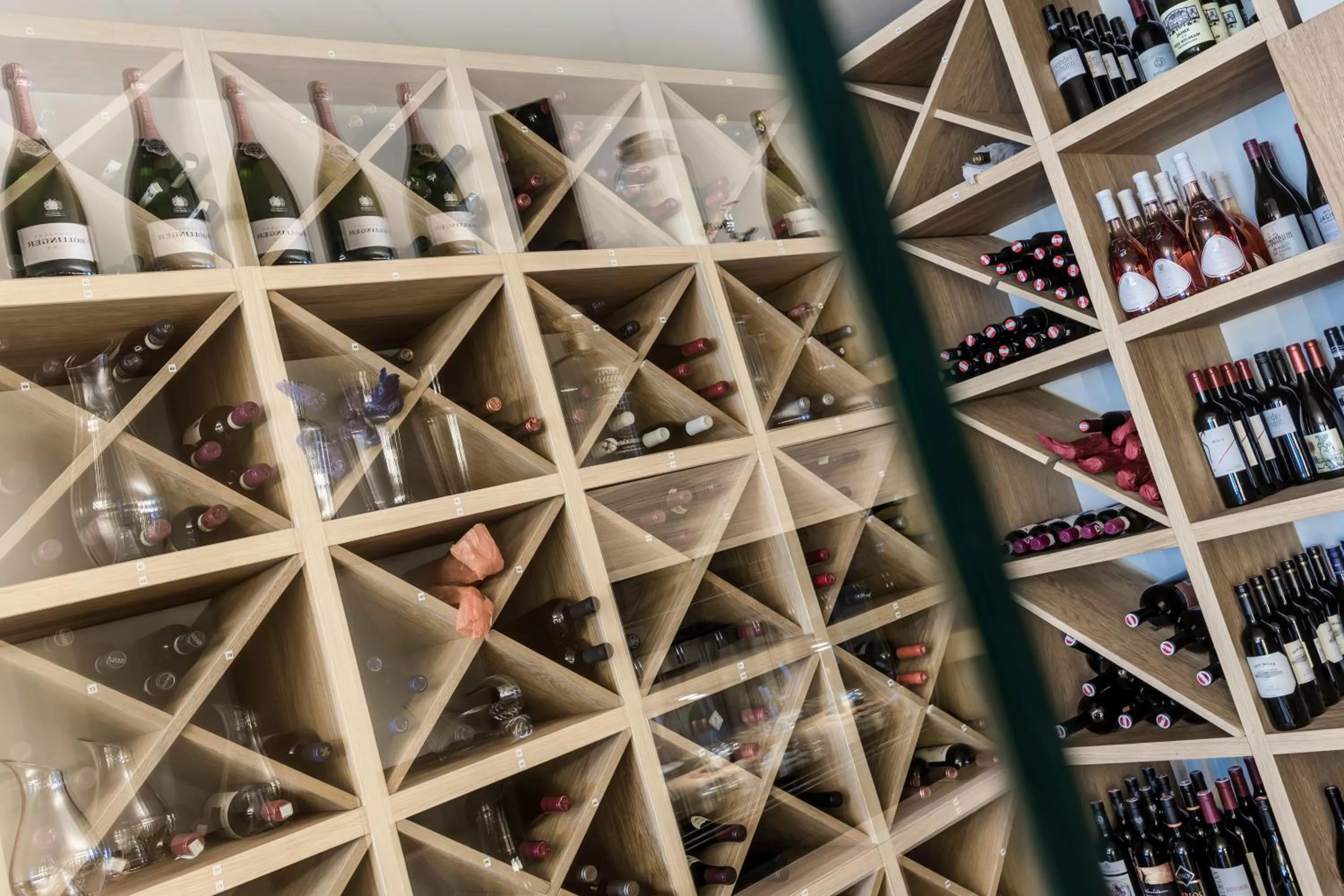 Restaurant/places to eat in NIDUM - Casual Luxury Hotel