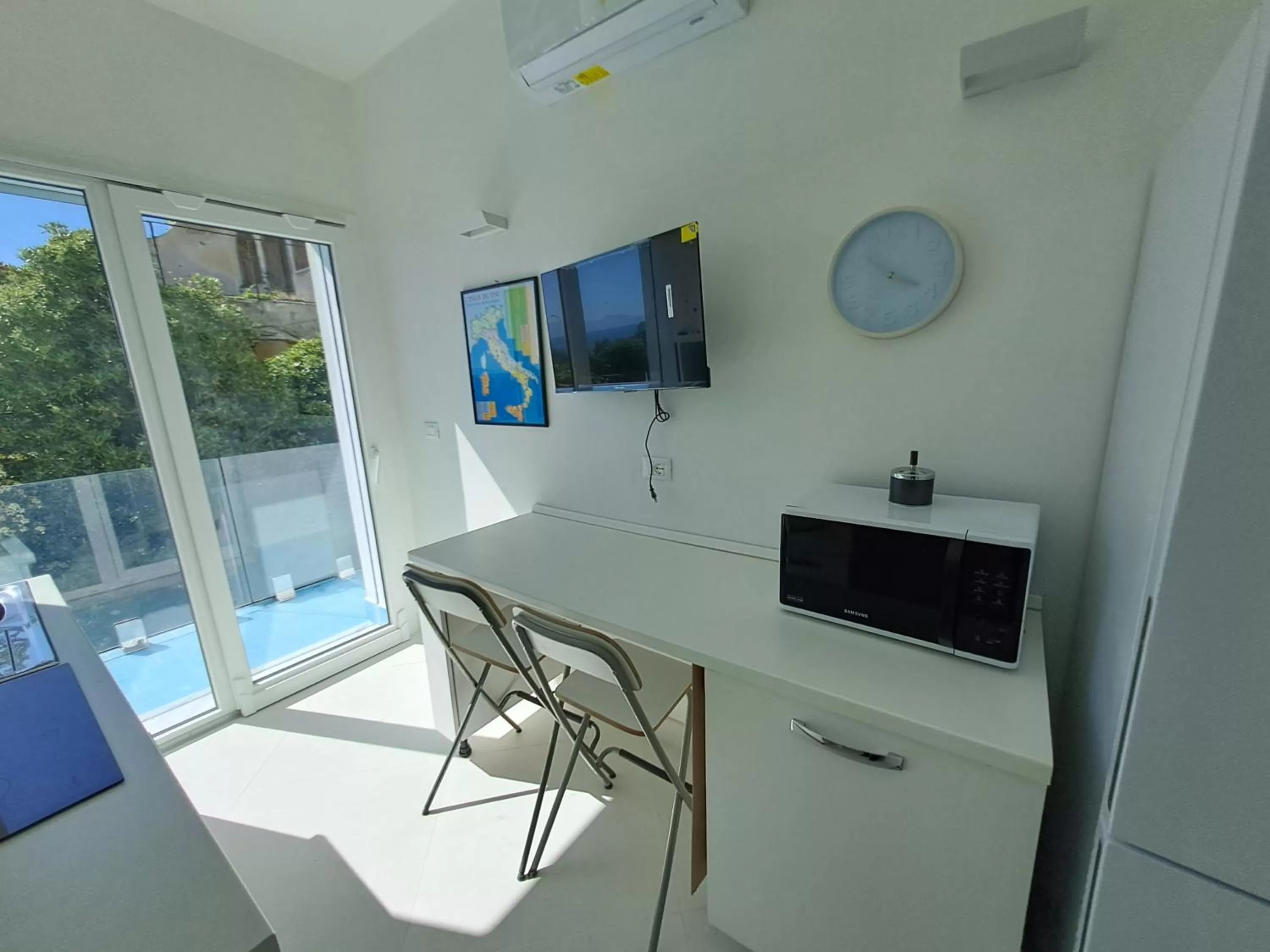 TV/Entertainment Center in La Luna sul Mare - Relax & Sea