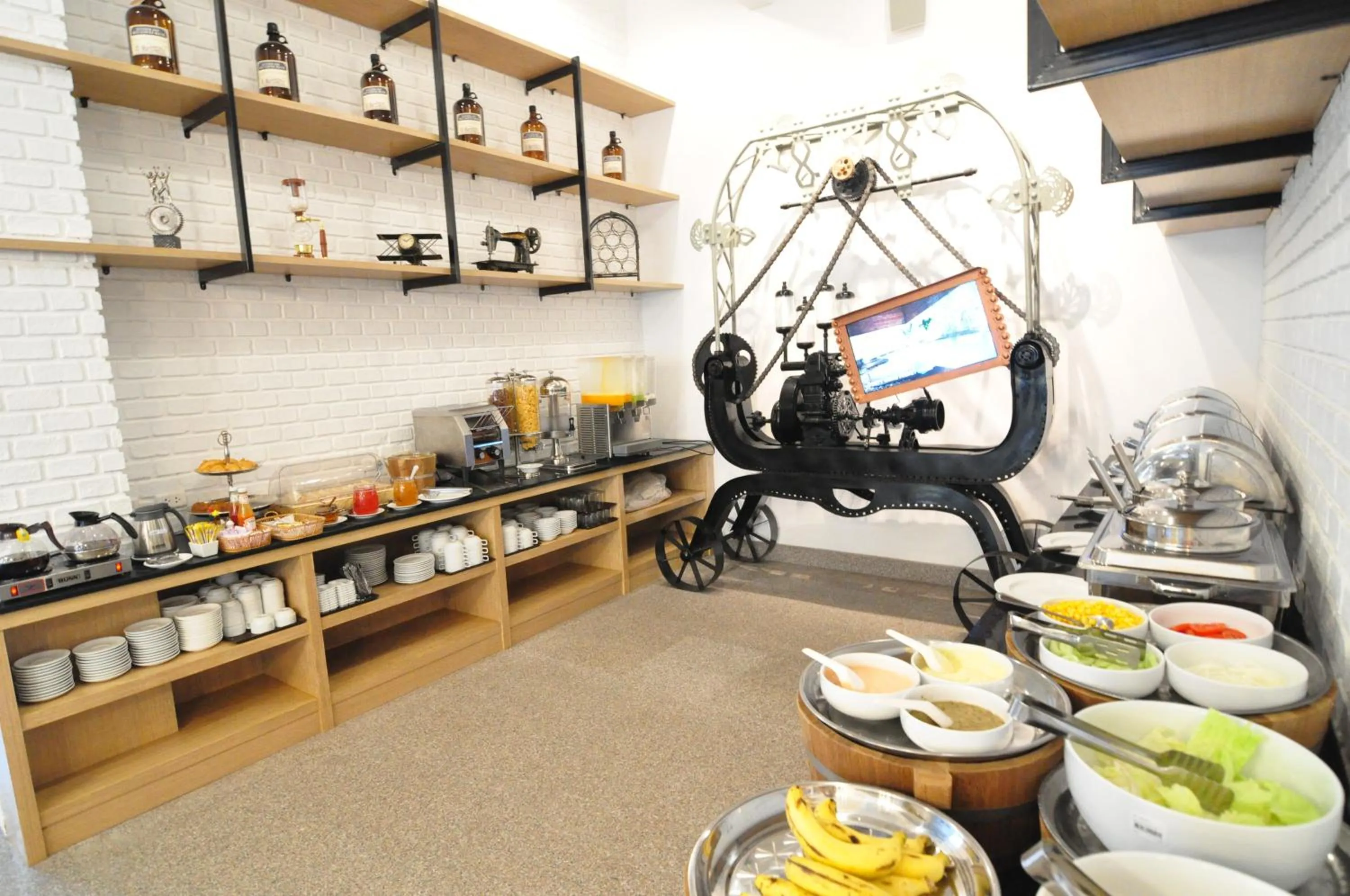 Restaurant/places to eat in Forty Winks Phuket Hotel