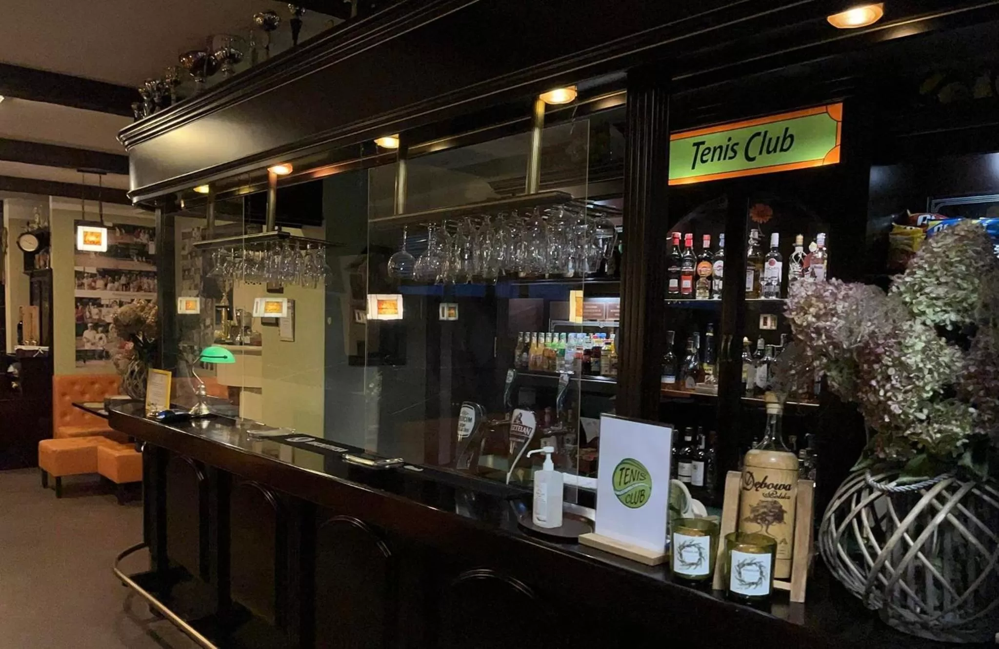 Food and drinks in Tenis Club