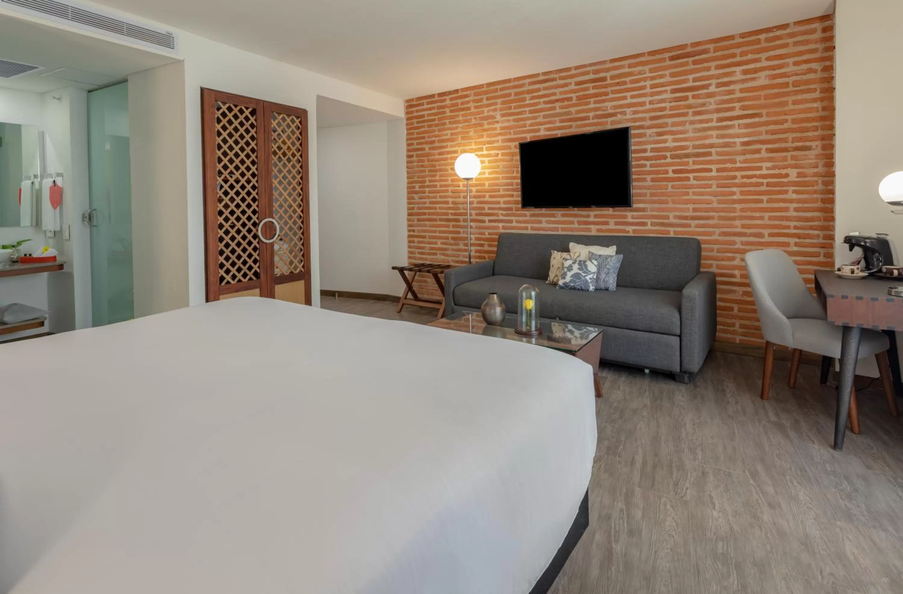 Photo of the whole room, Bed in Hotel Santa Catalina By OxoHotel