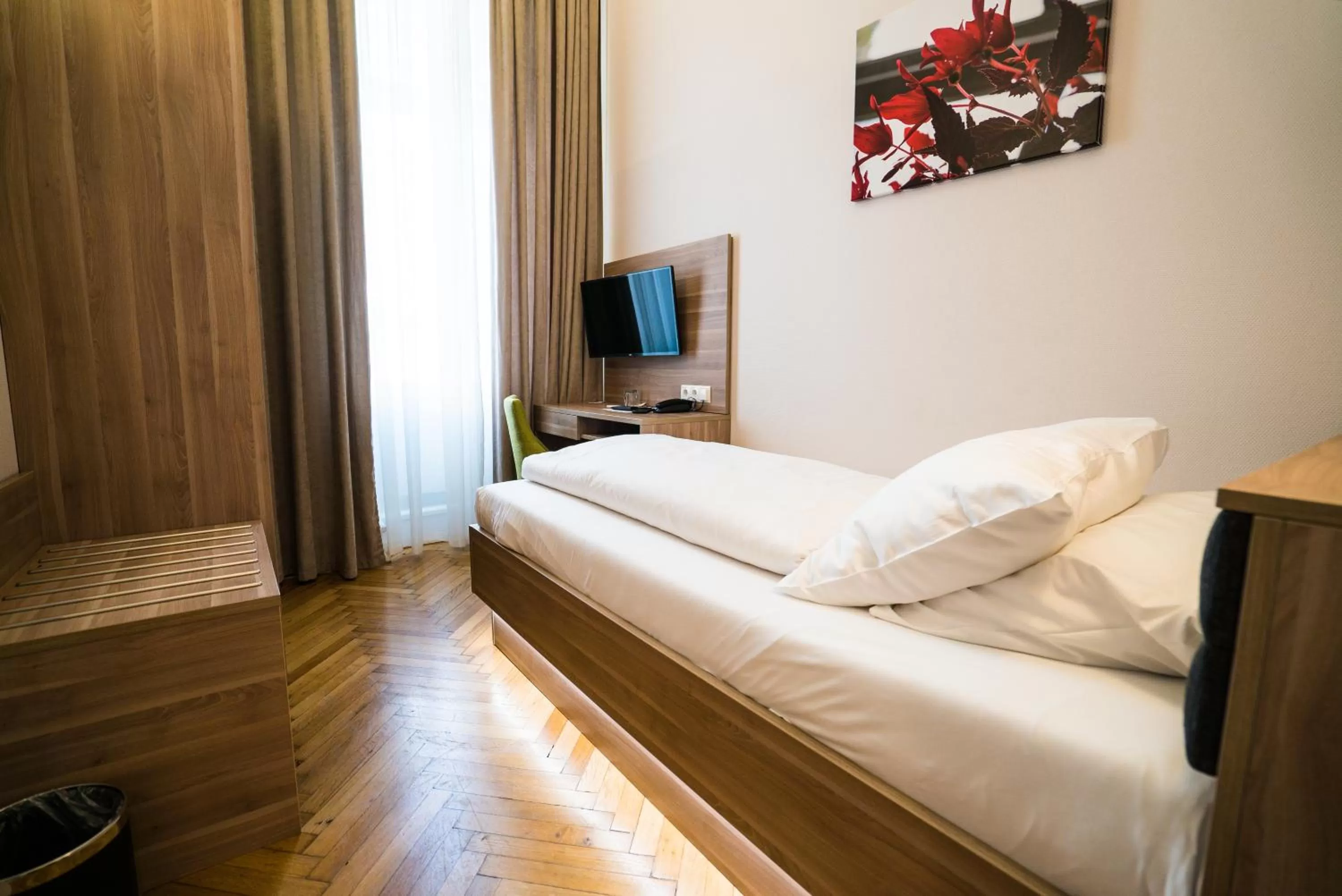 Photo of the whole room, Bed in Hotel Marc Aurel - Vienna City Center