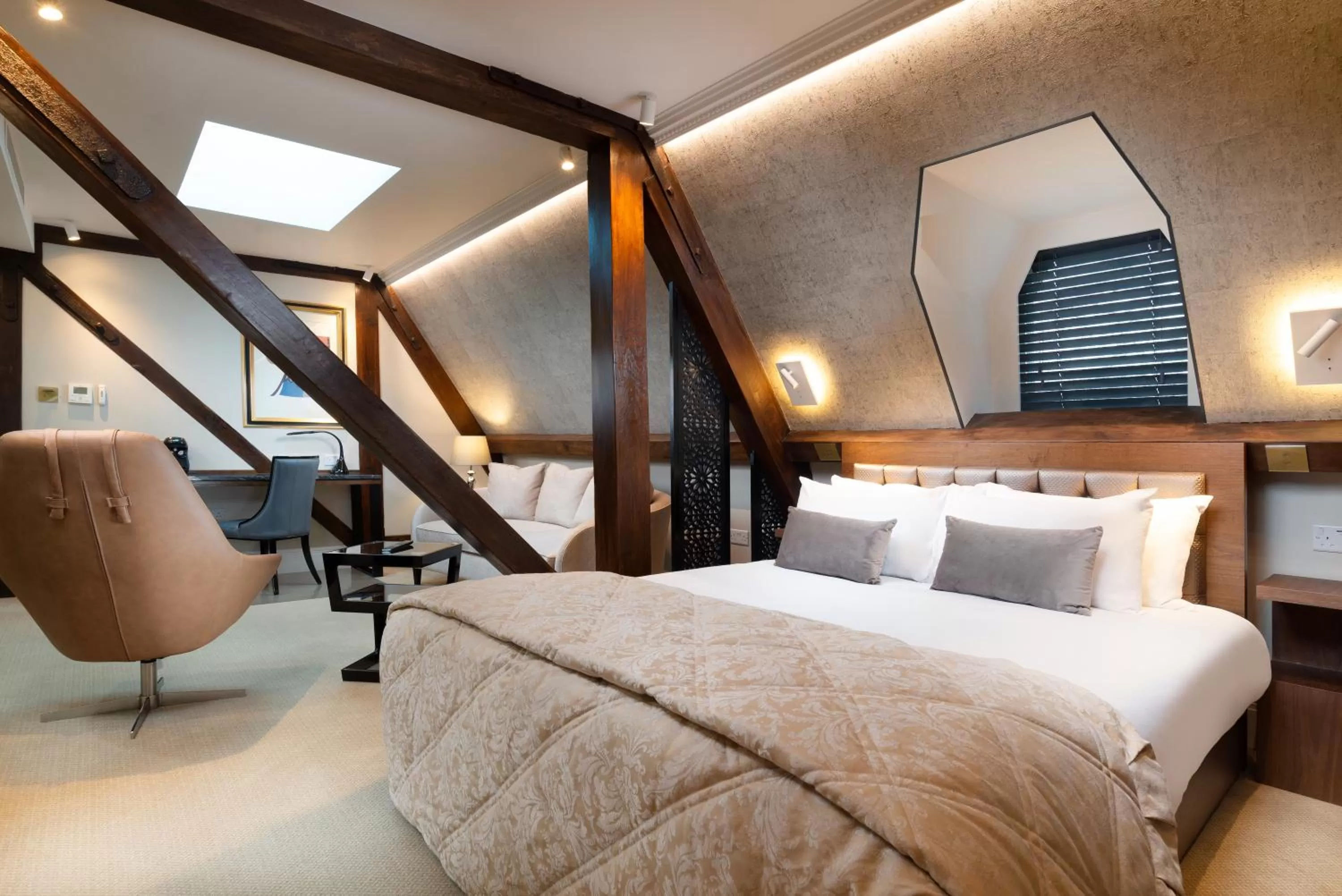 Photo of the whole room, Bed in The Lansbury Heritage Hotel By Sunday - Canary Wharf London