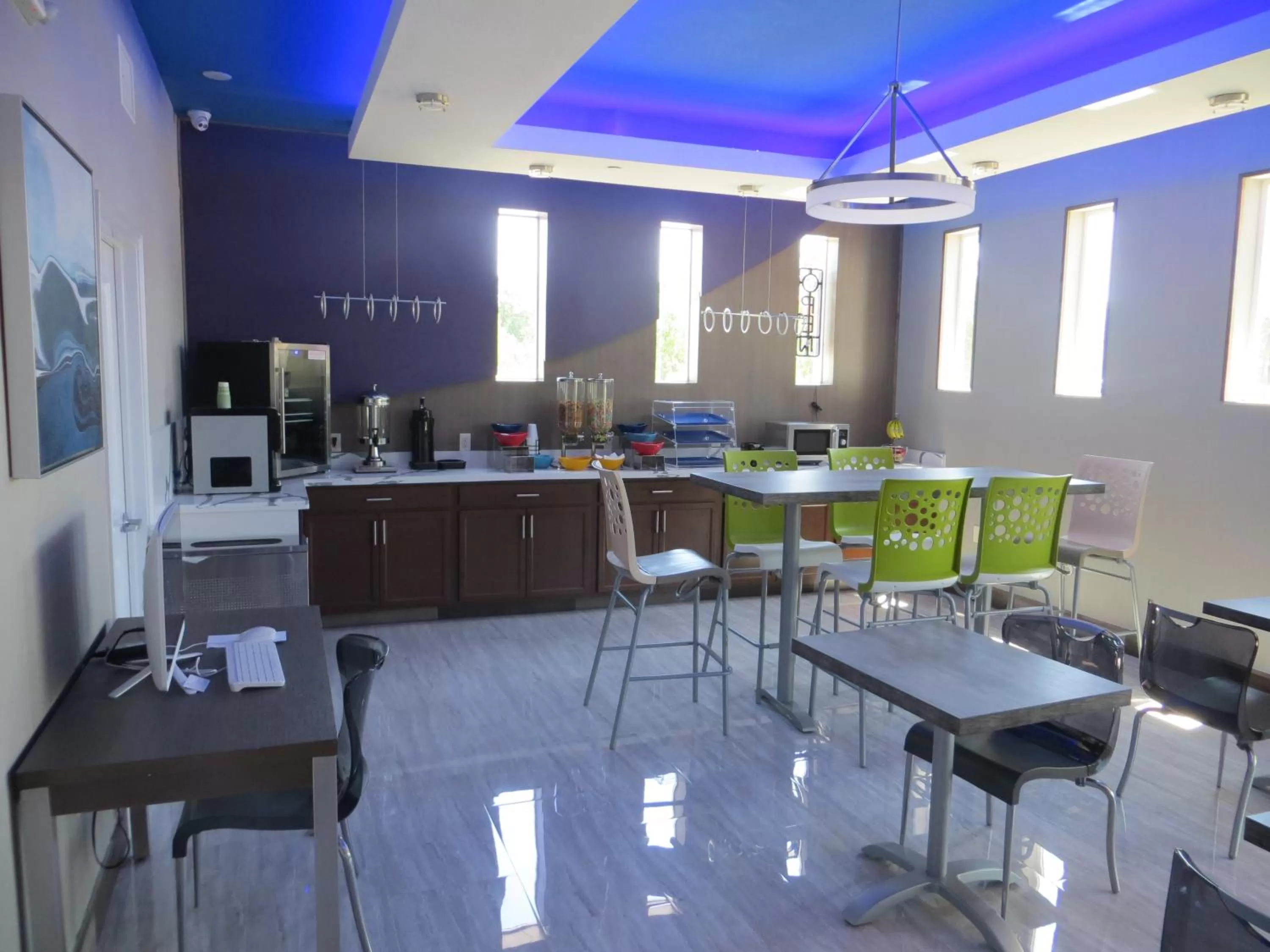 Hotel Blue - Woodlands