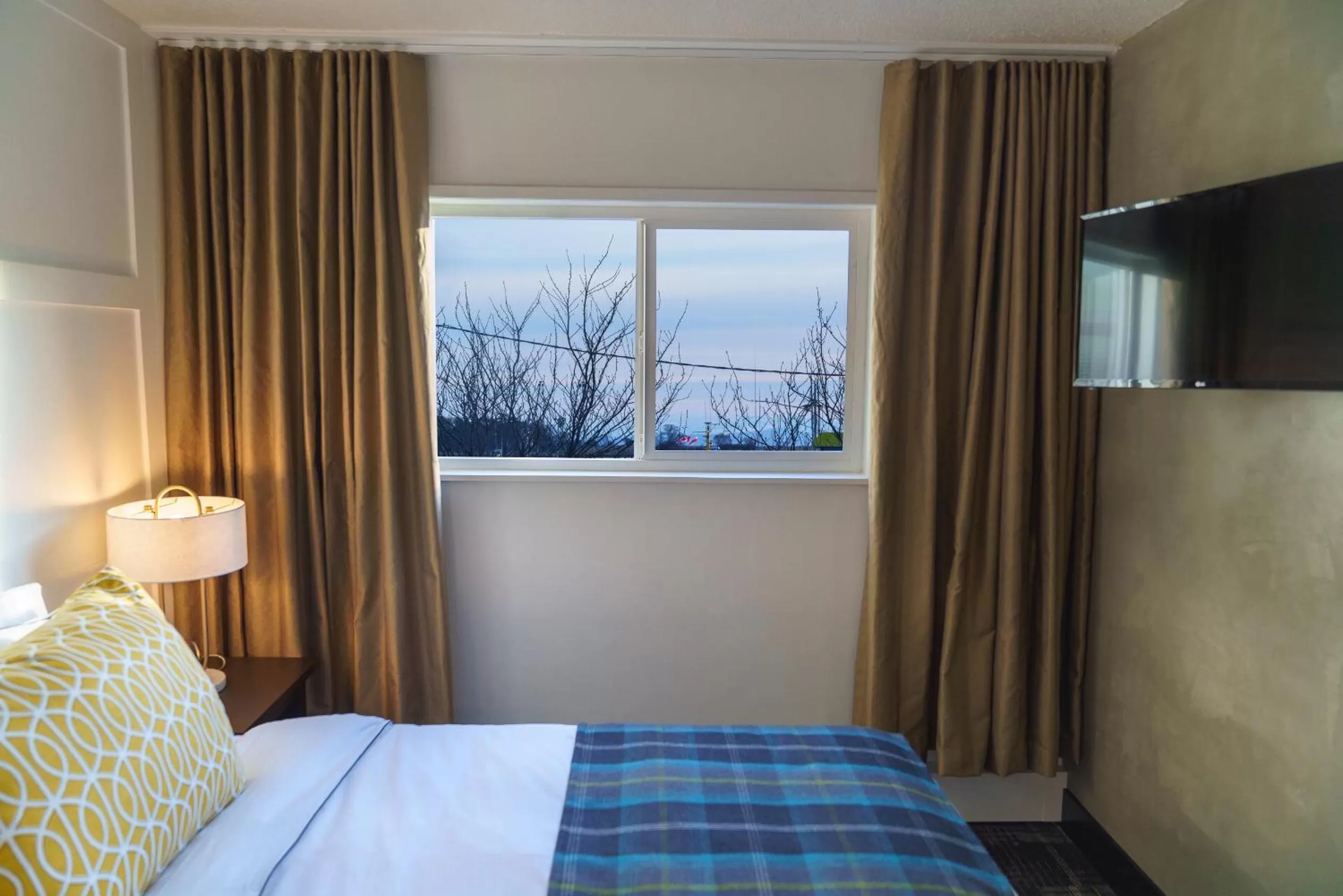 Superior Queen Room (Newly Renovated) in The Steveston Cafe & Hotel