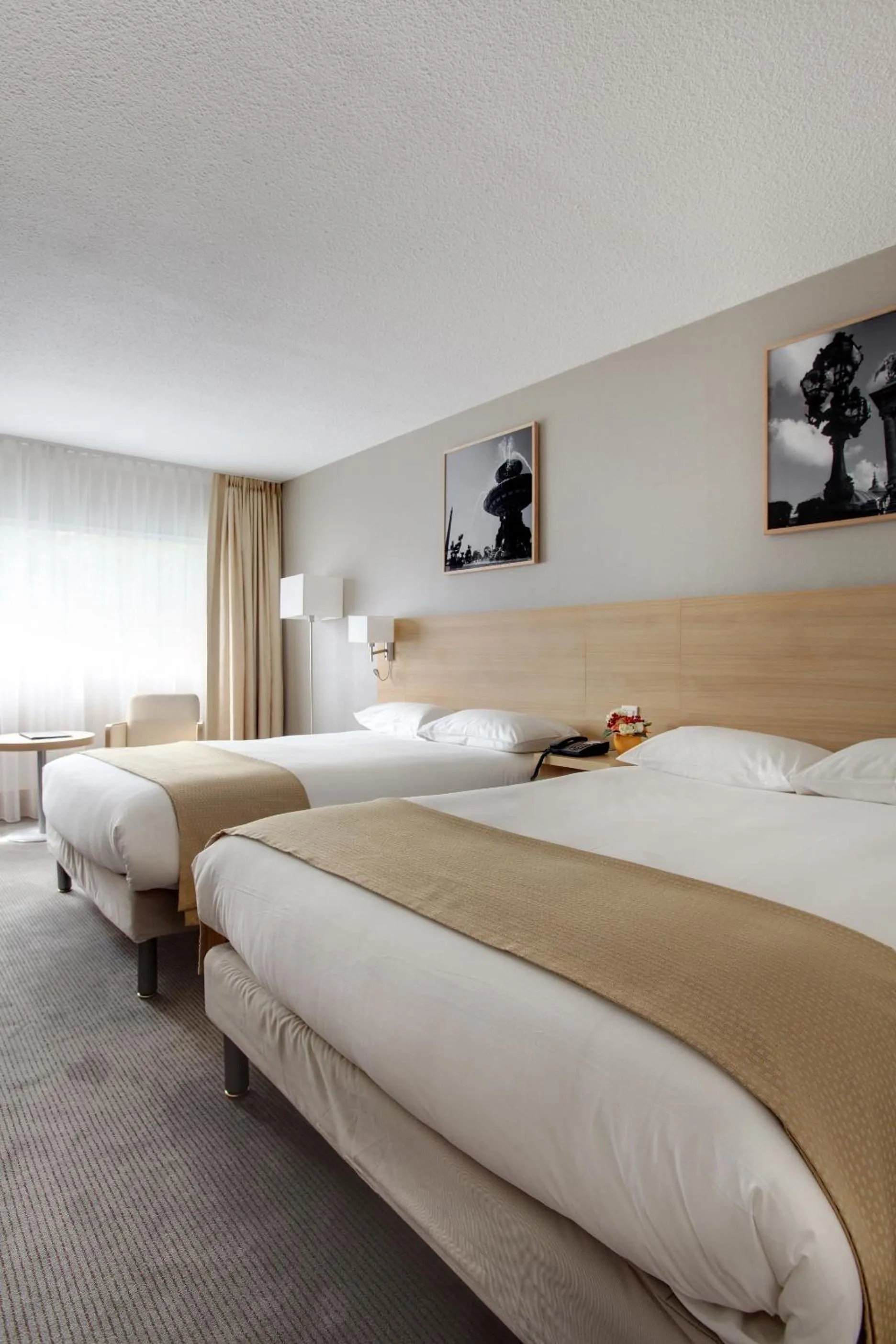 Bed in Best Western Plus Paris Orly Airport