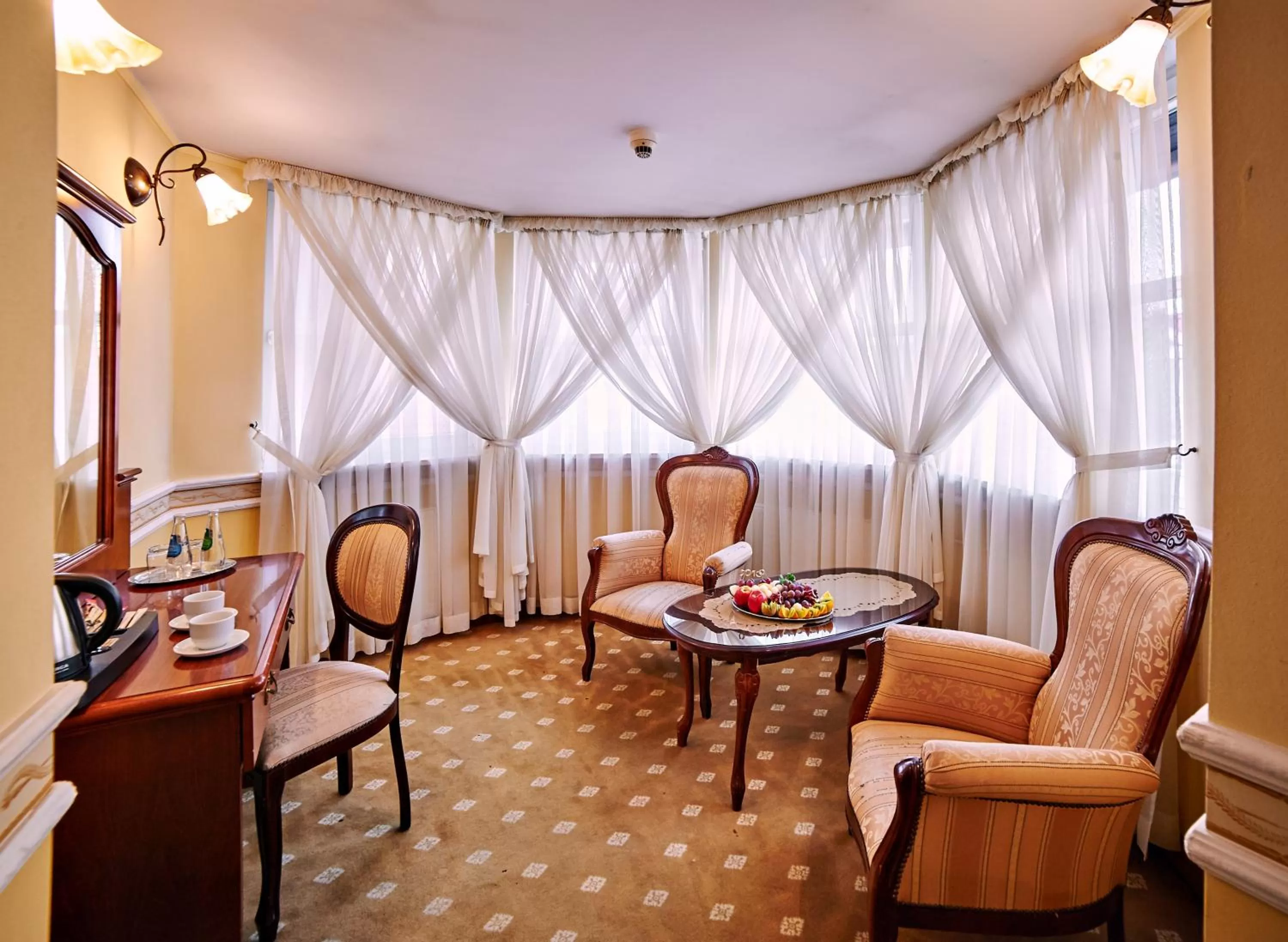 Coffee/tea facilities in Villa Royal