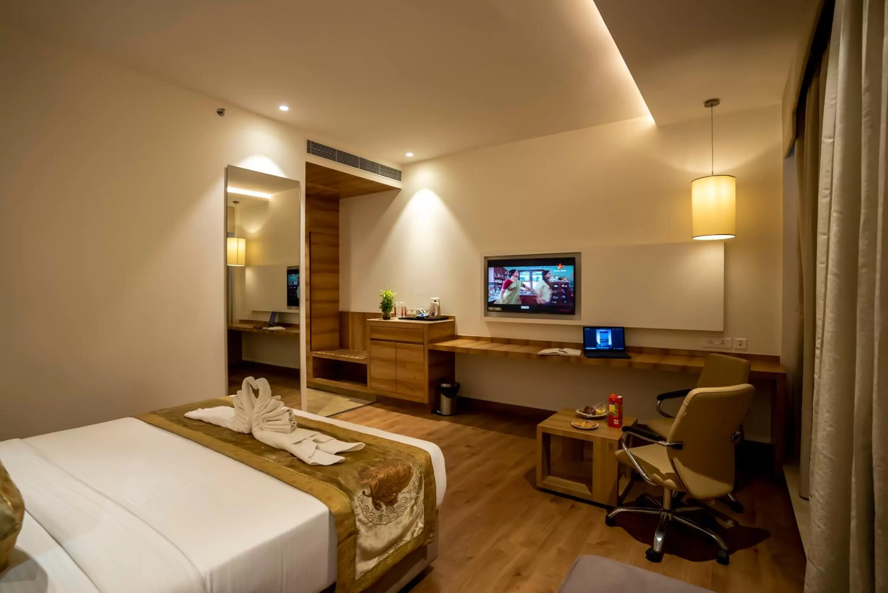 Bedroom, Bed in Celebrant Hotel