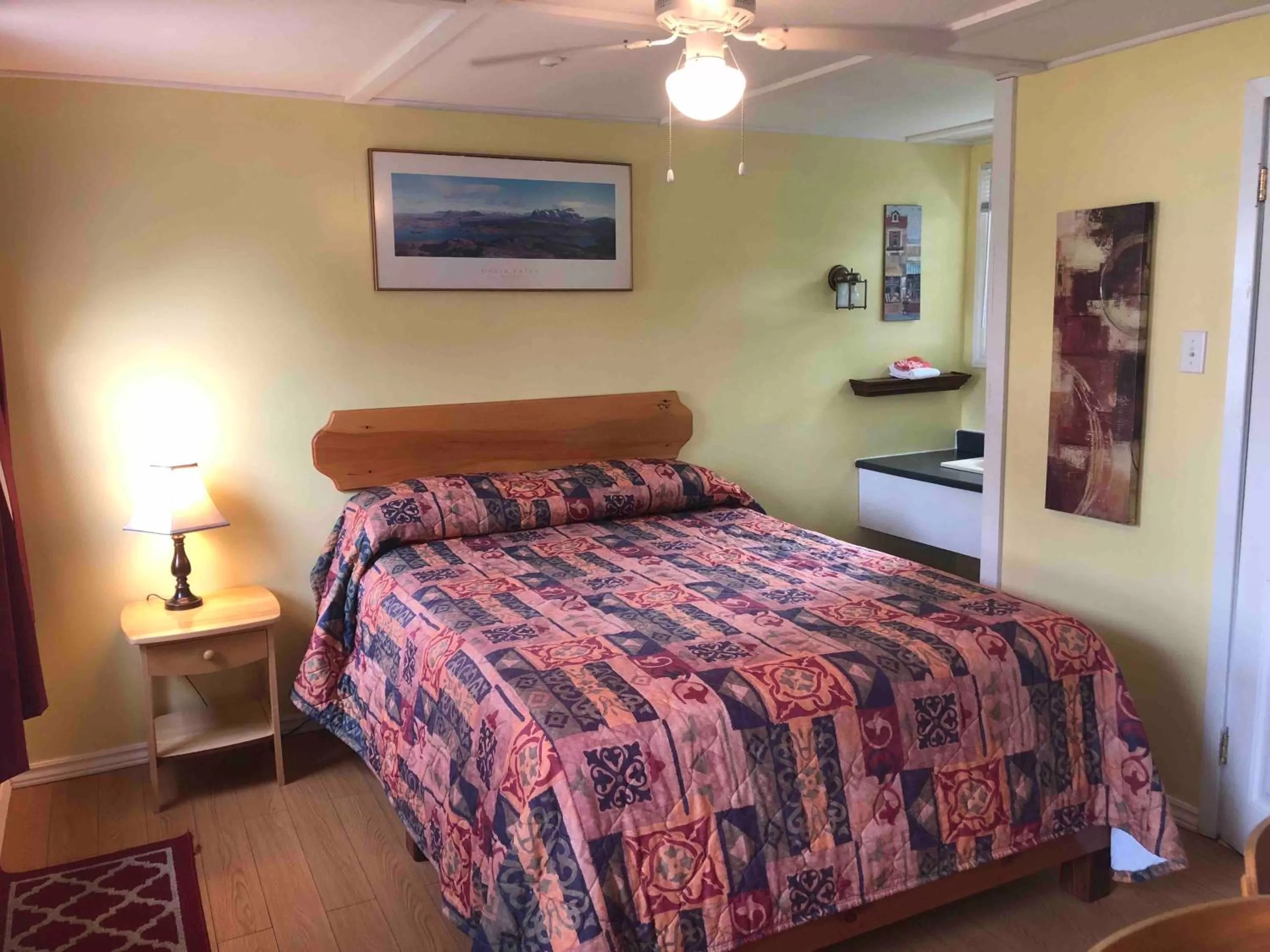 Lakelawn B&B and Motel