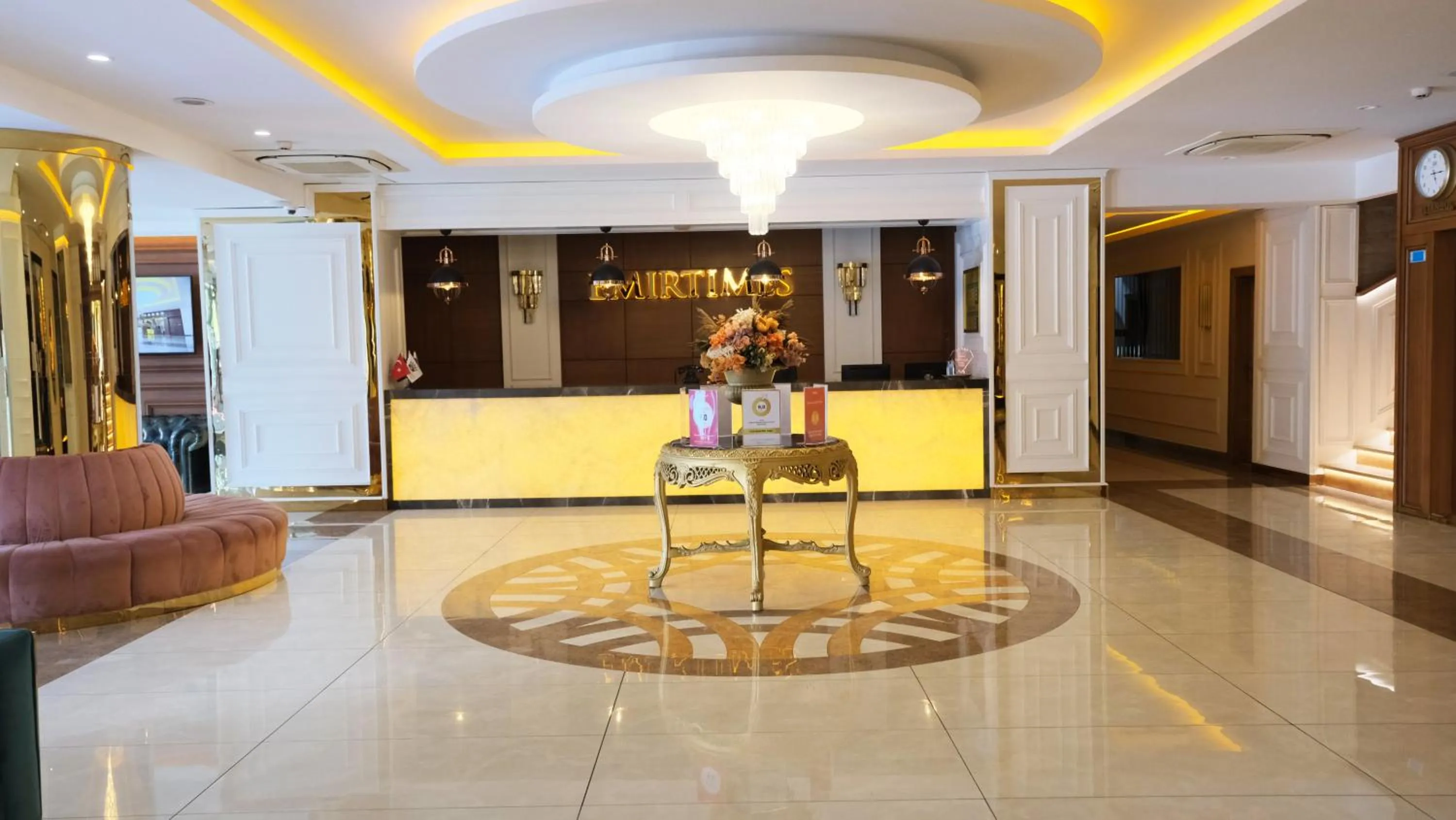 Lobby or reception in Emirtimes Hotel&Spa - Tuzla