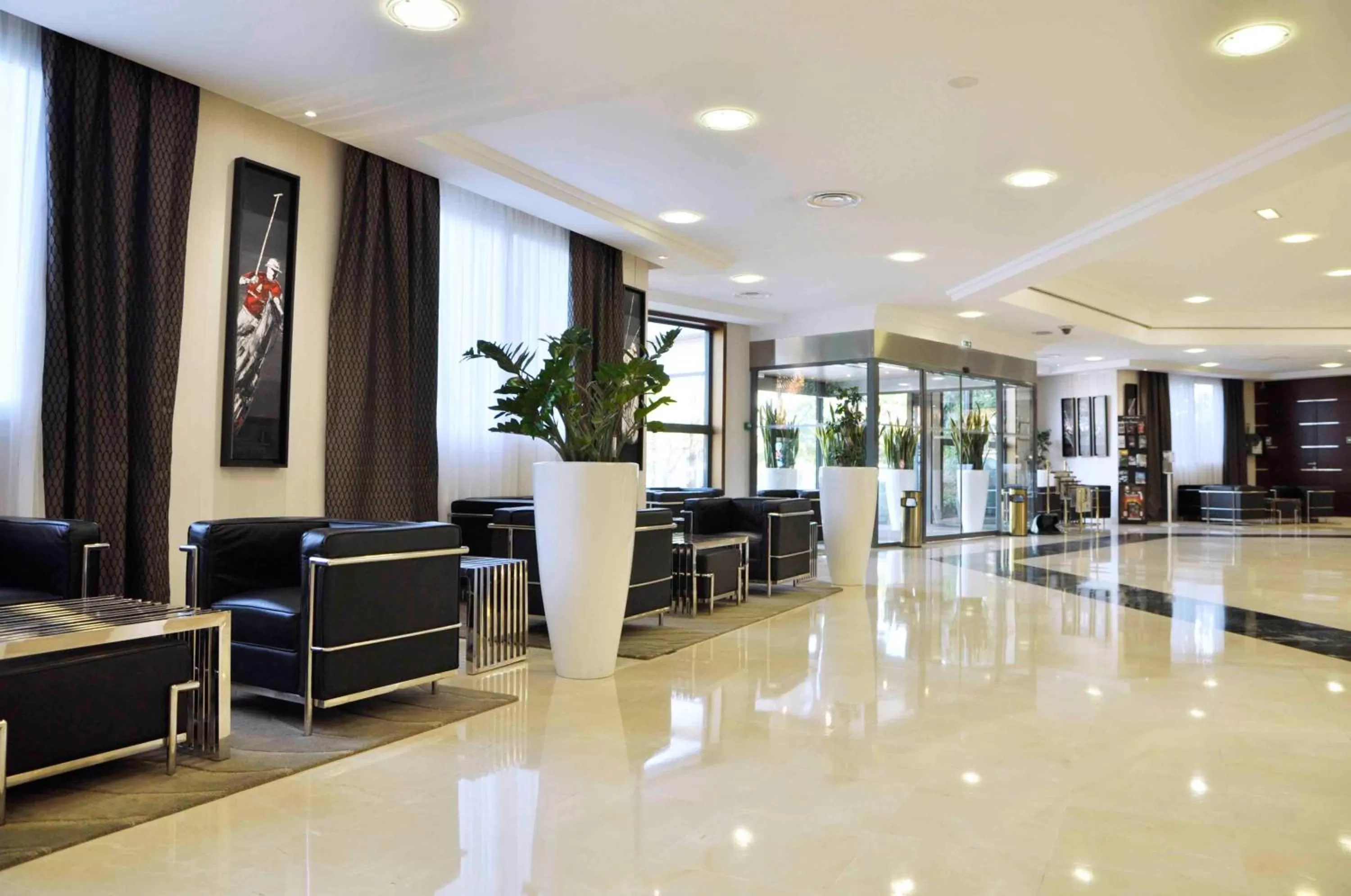 Lobby or reception in Westotel Nantes Atlantique