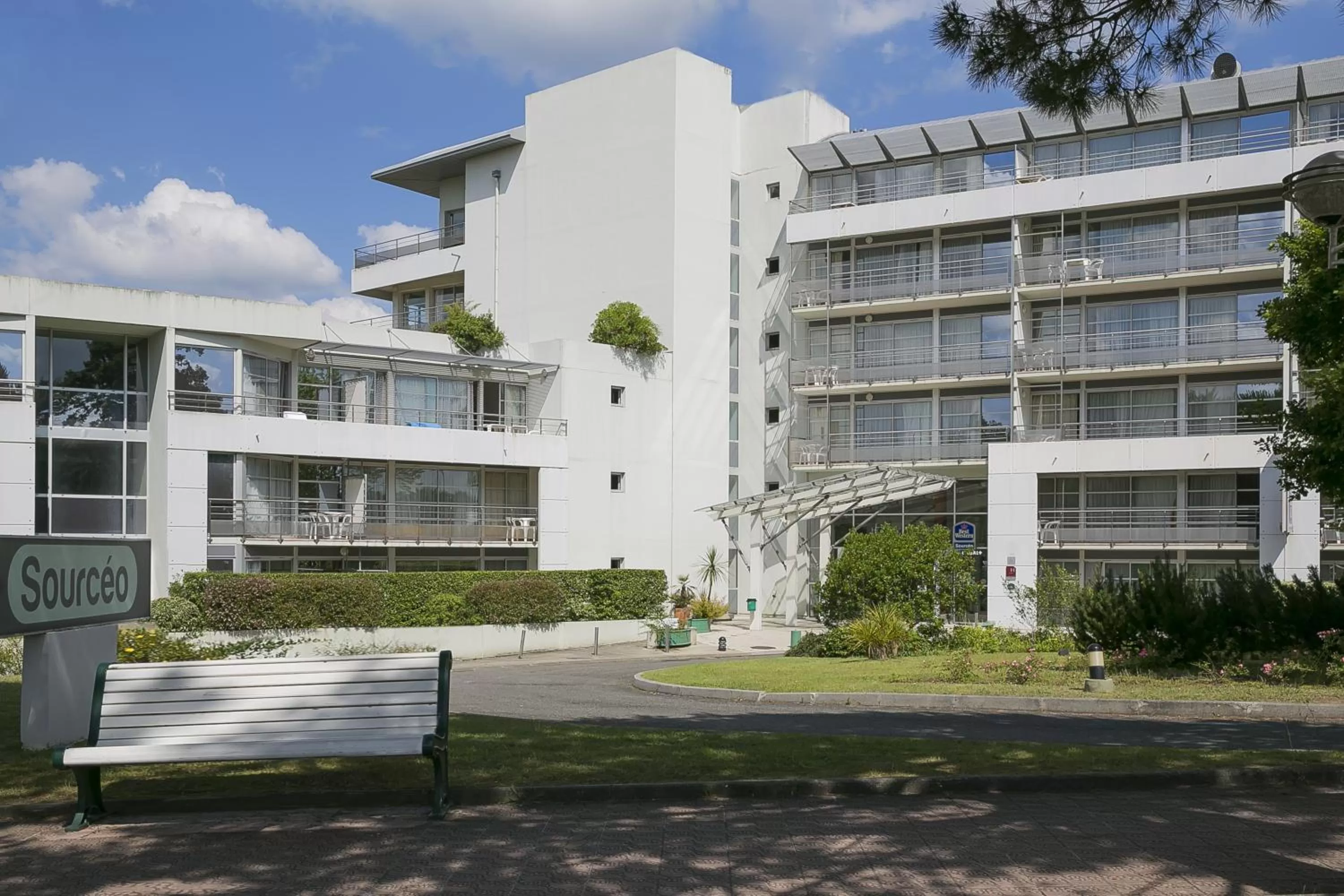 Property building in Best Western Hotel Sourcéo