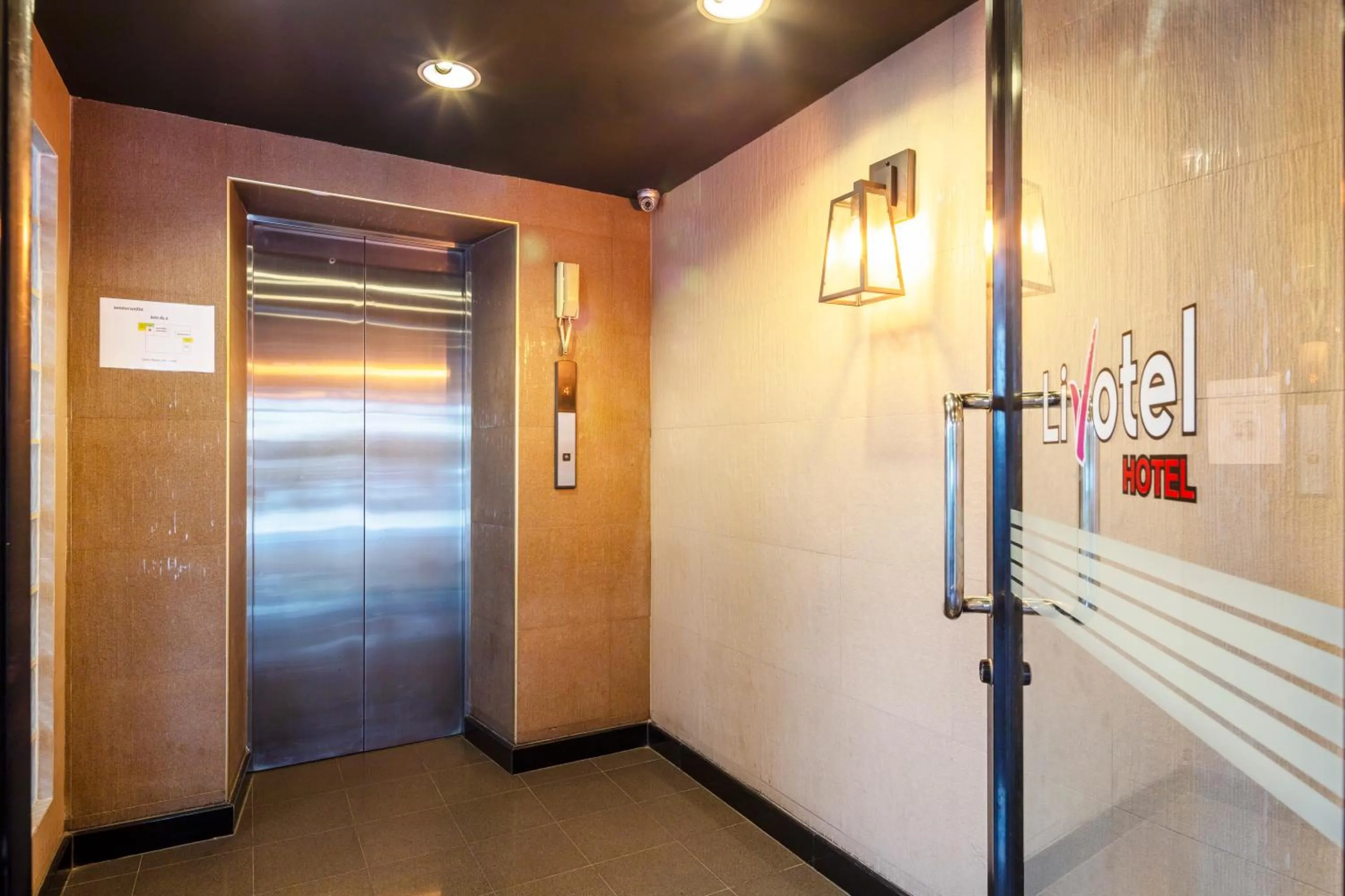 Lobby or reception in Livotel Express Hotel Bang Kruai Nonthaburi - No Parking