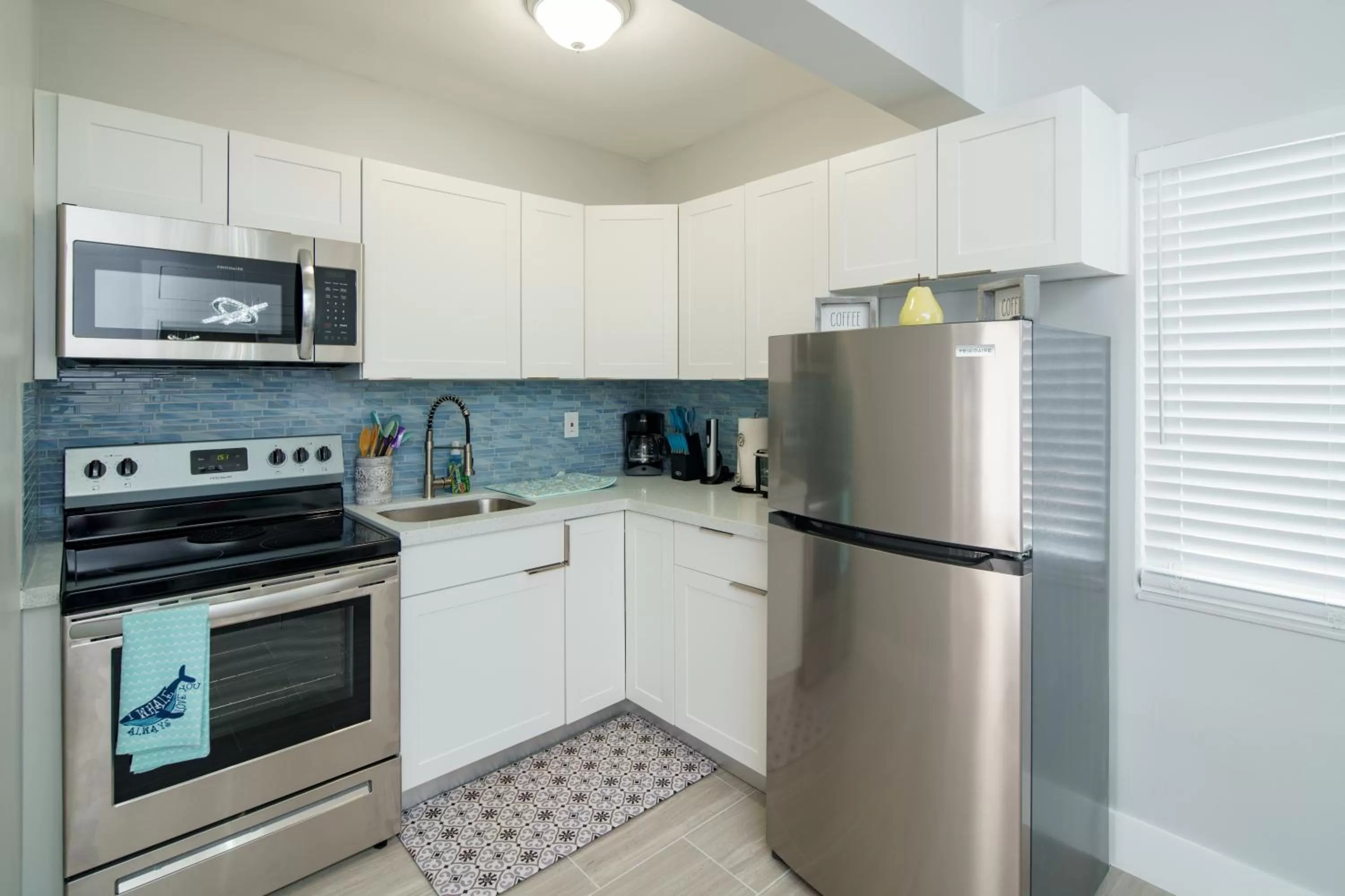 Kitchen or kitchenette in The Surf Hollywood Beach