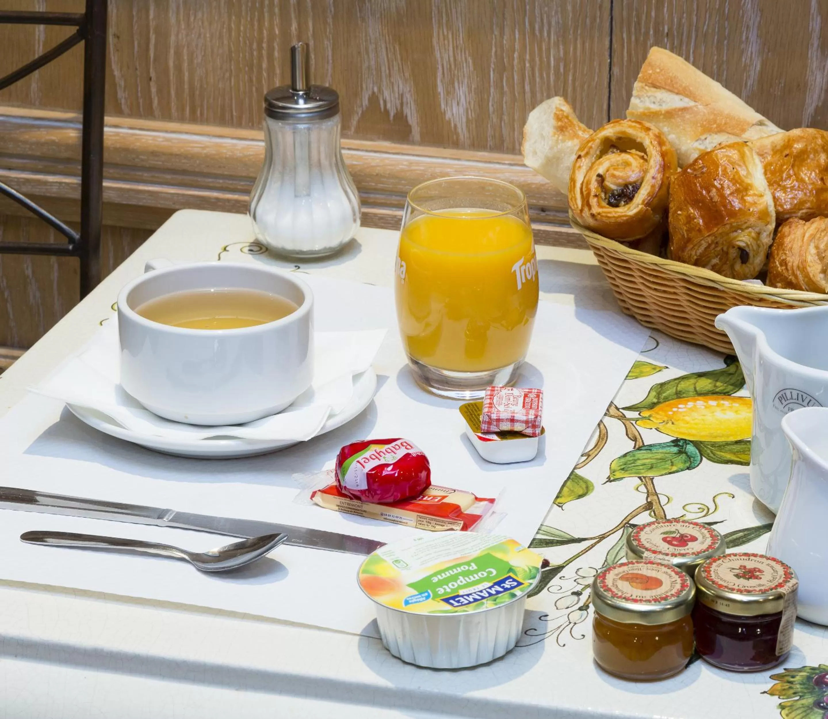 Breakfast in Elysees Niel Hotel