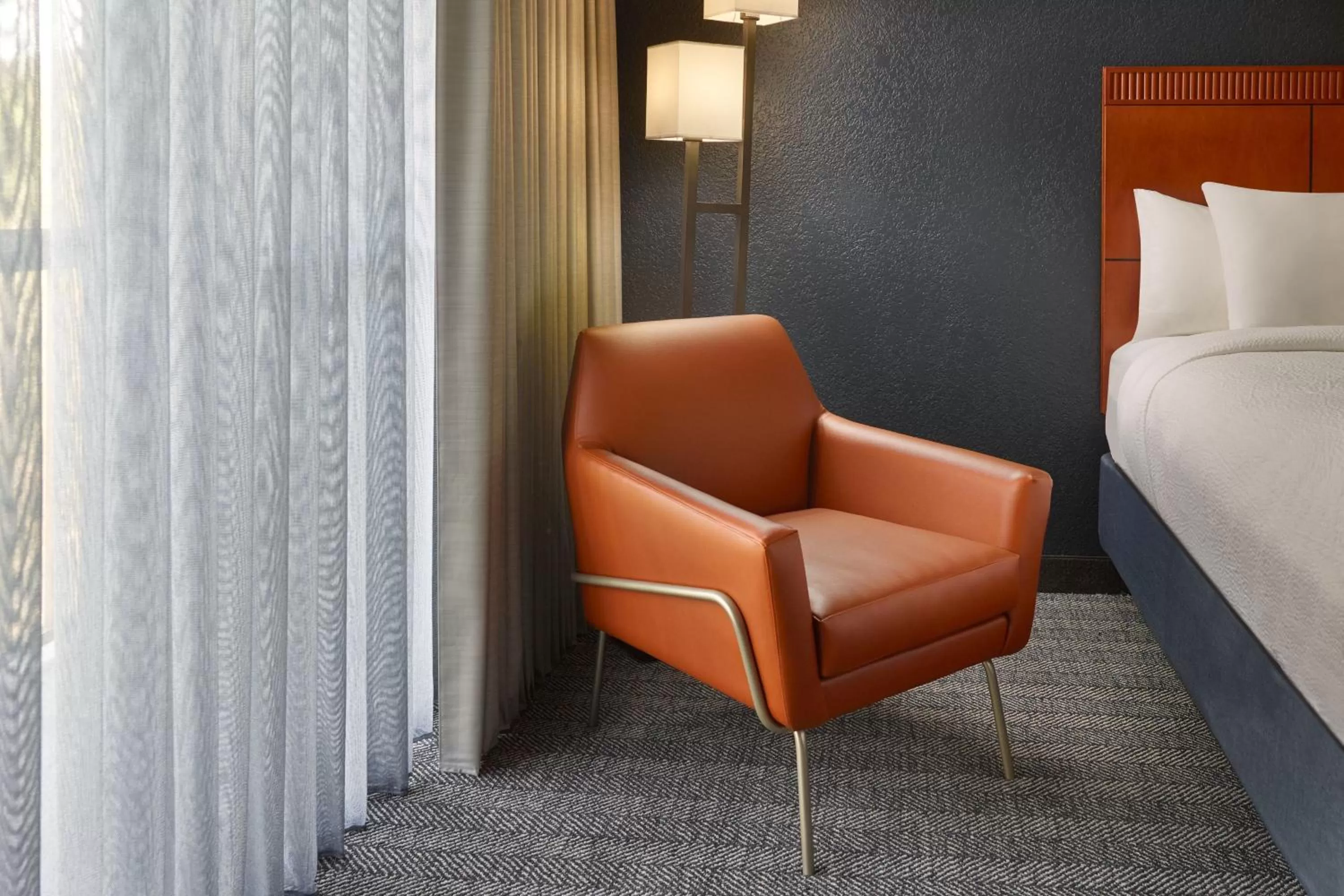 Photo of the whole room, Bed in Courtyard by Marriott Nashville Brentwood