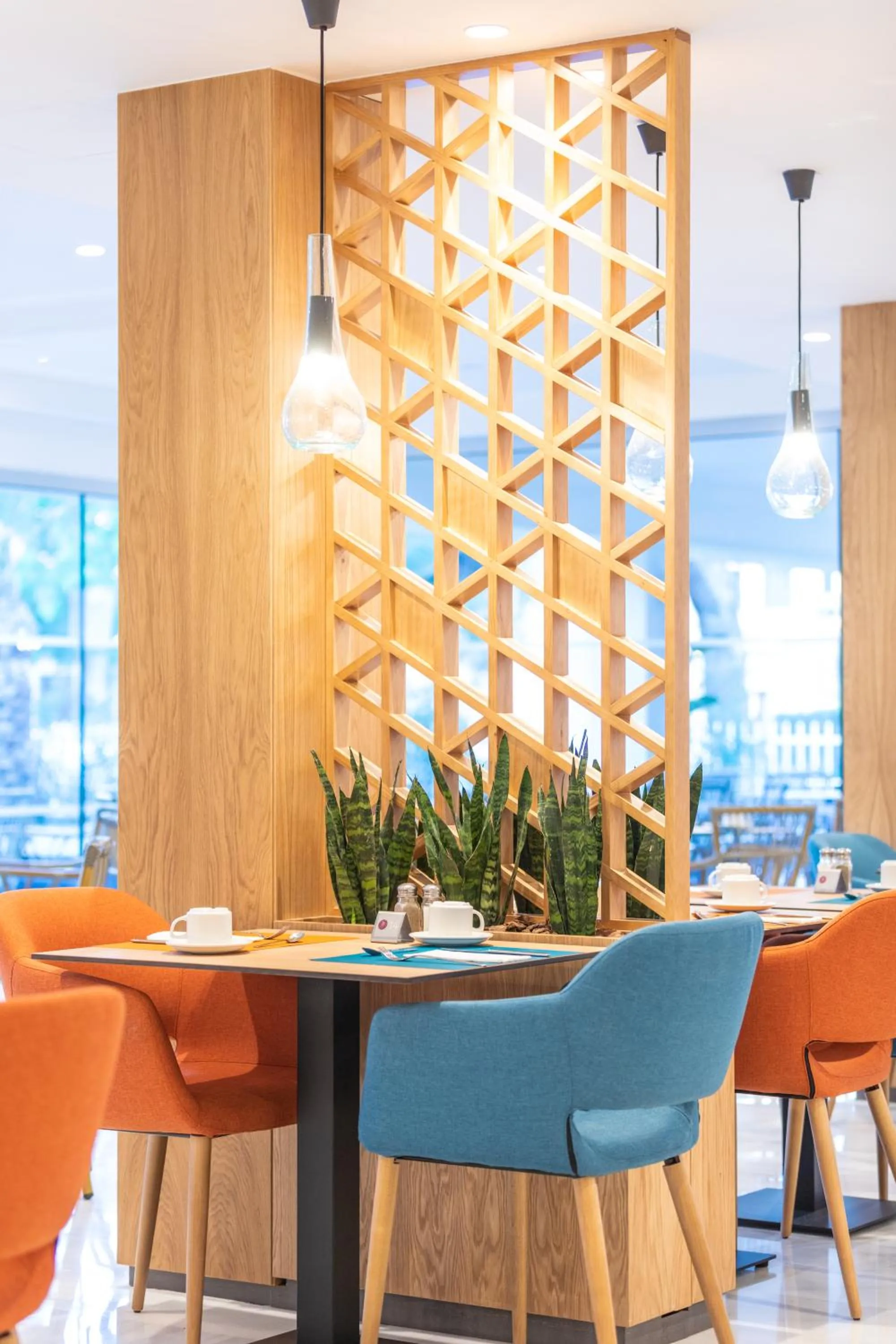 Restaurant/places to eat in JS Yate