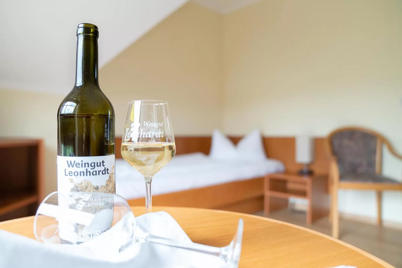 Single Room with Private Bathroom - single occupancy in Landhotel Biberburg