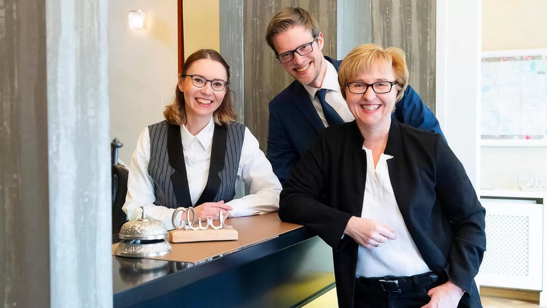 People in Parkhotel Bilm im Glück am Stadtrand Hannovers