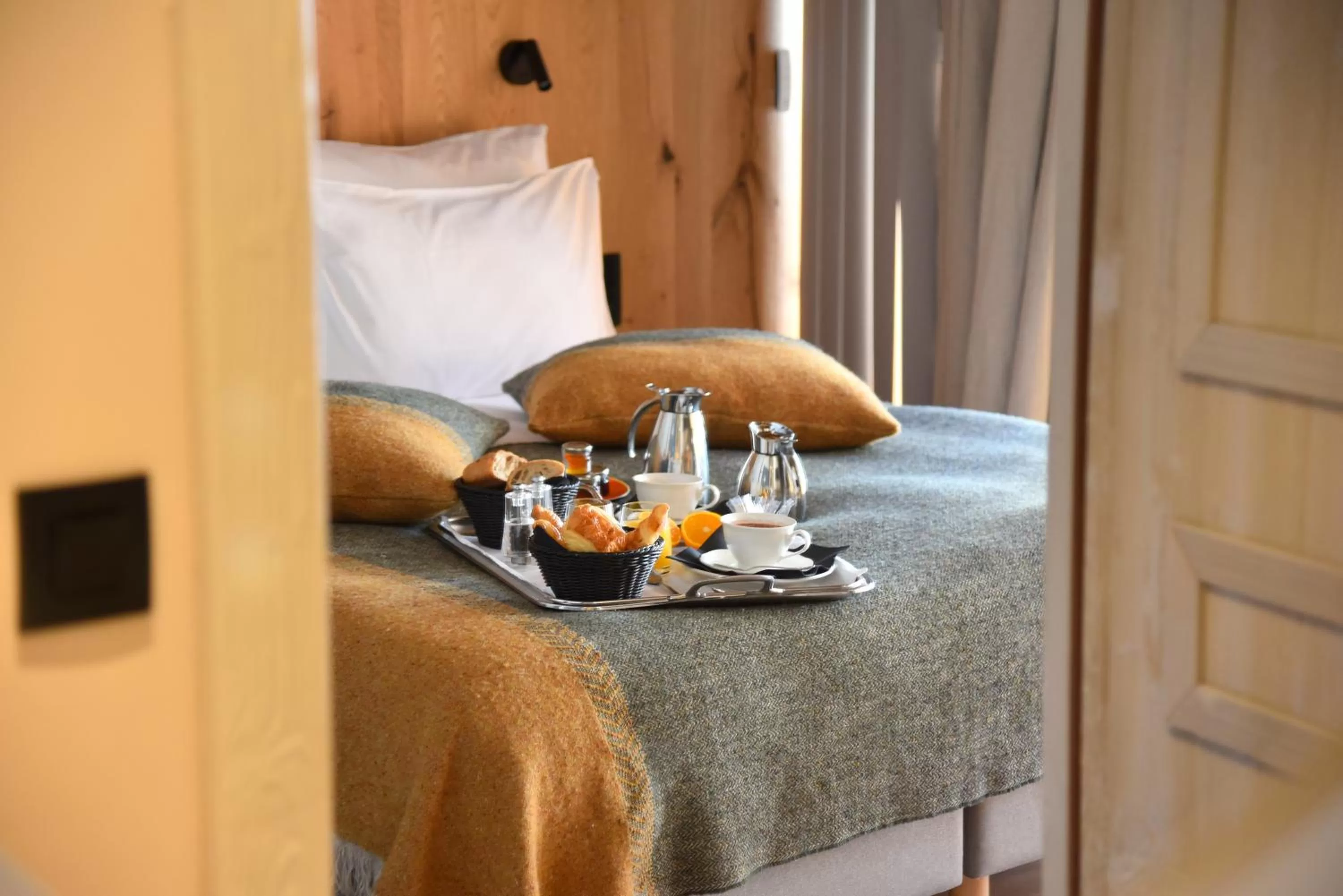 Bed in Hotel MONT-BLANC VAL D'ISERE