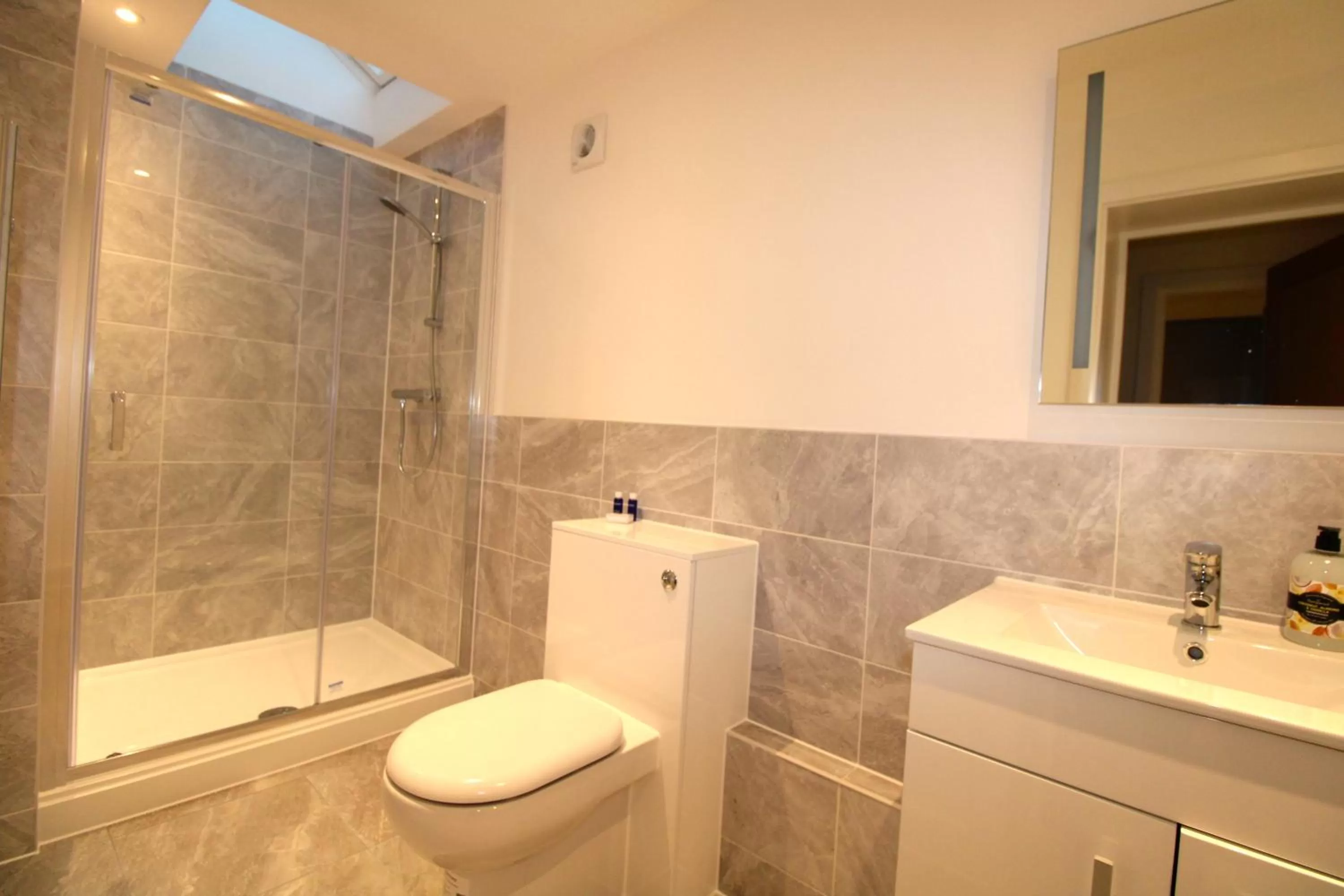 Bathroom in No 10 @Short Stays