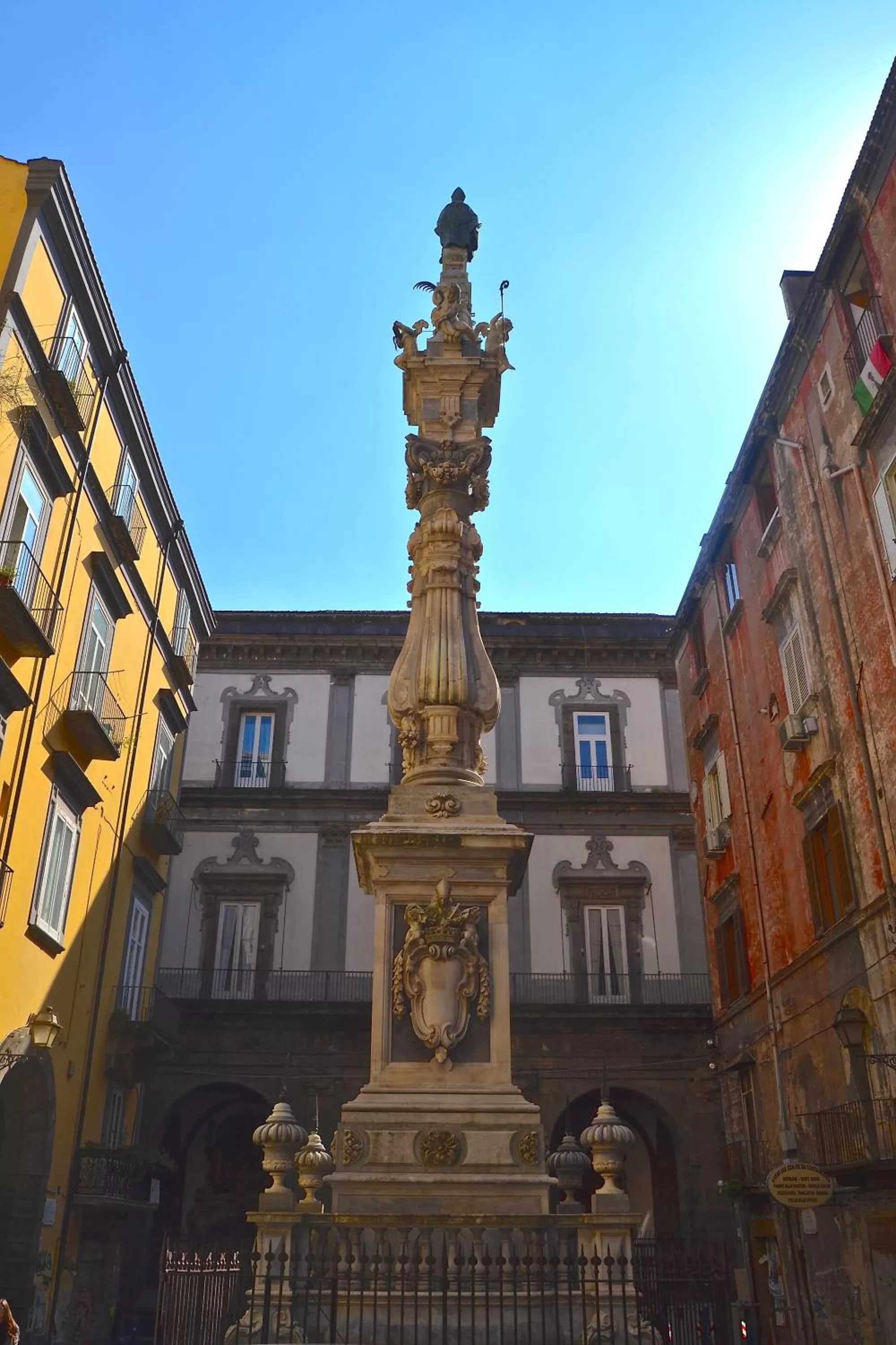 Property building in Il Miracolo