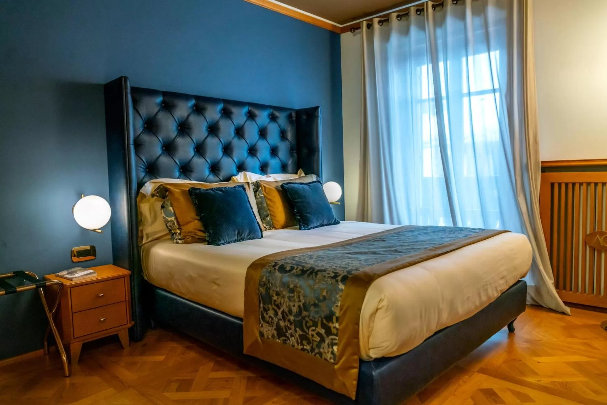 Balcony/Terrace, Bed in Ambra Cortina Luxury&Fashion Hotel