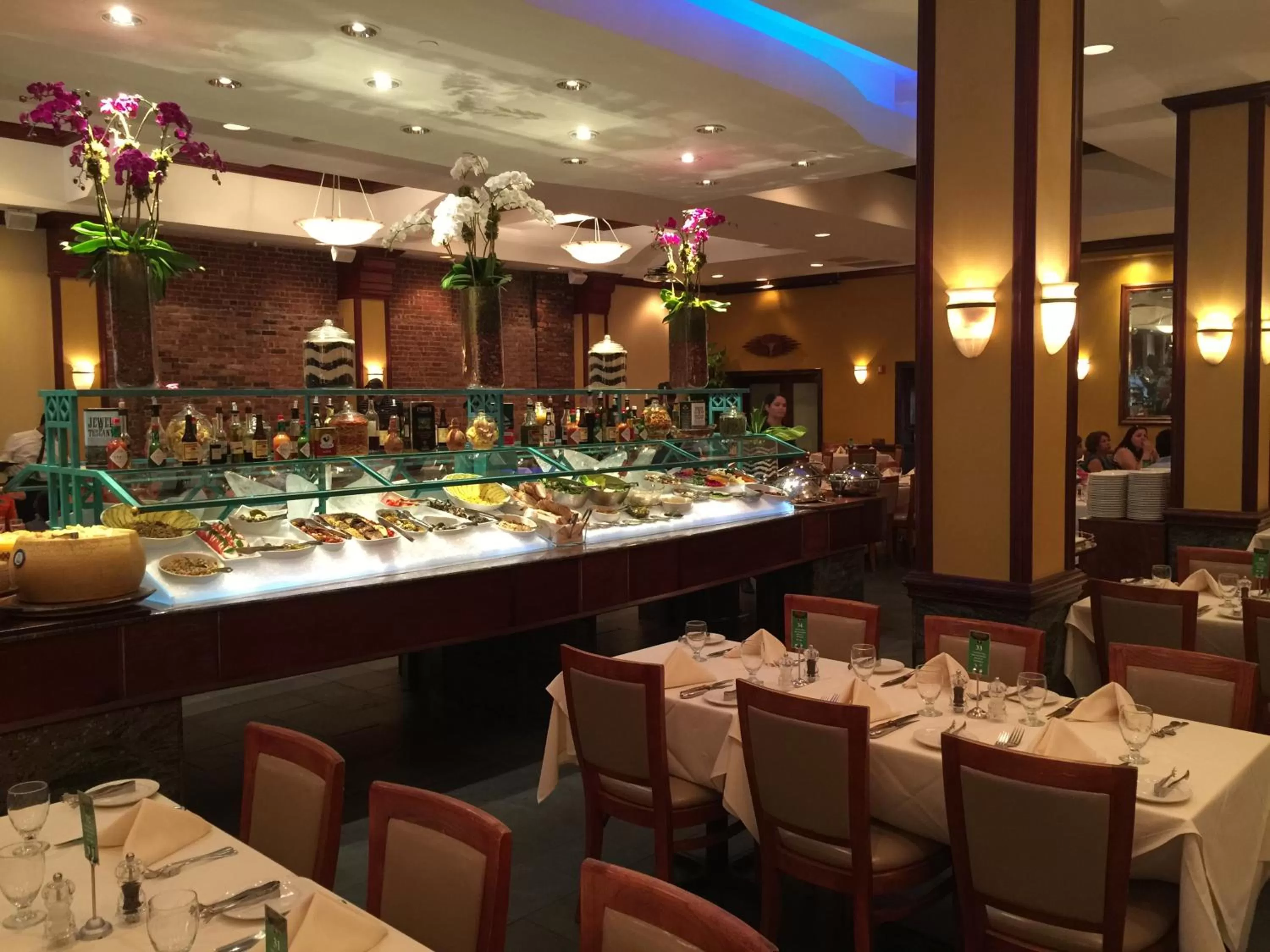 Restaurant/places to eat in The Belvedere Hotel